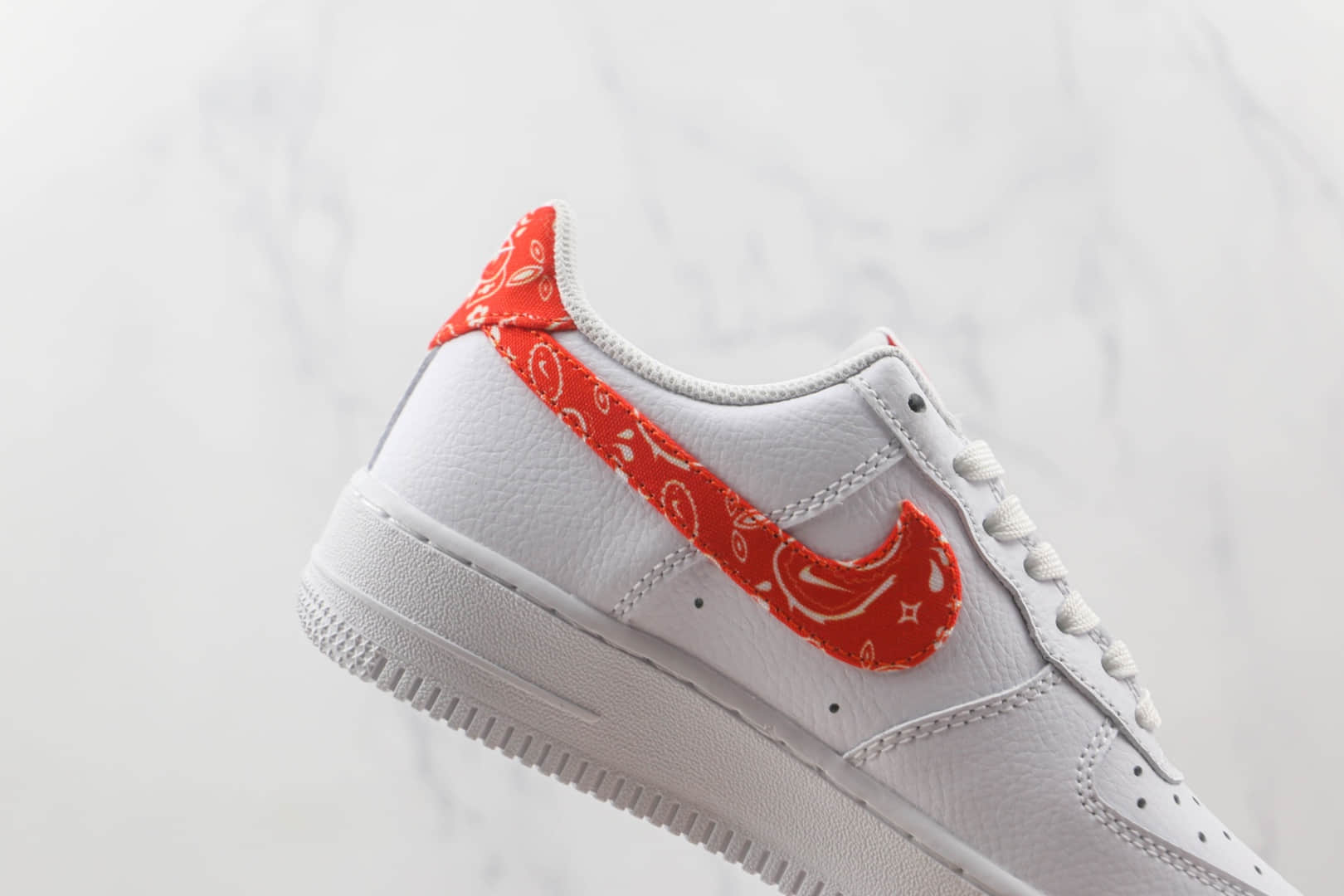 耐克Nike Air Force 1 07 Low纯原版本低帮空军一号红勾腰果花板鞋内置气垫 货号:DJ9942-102