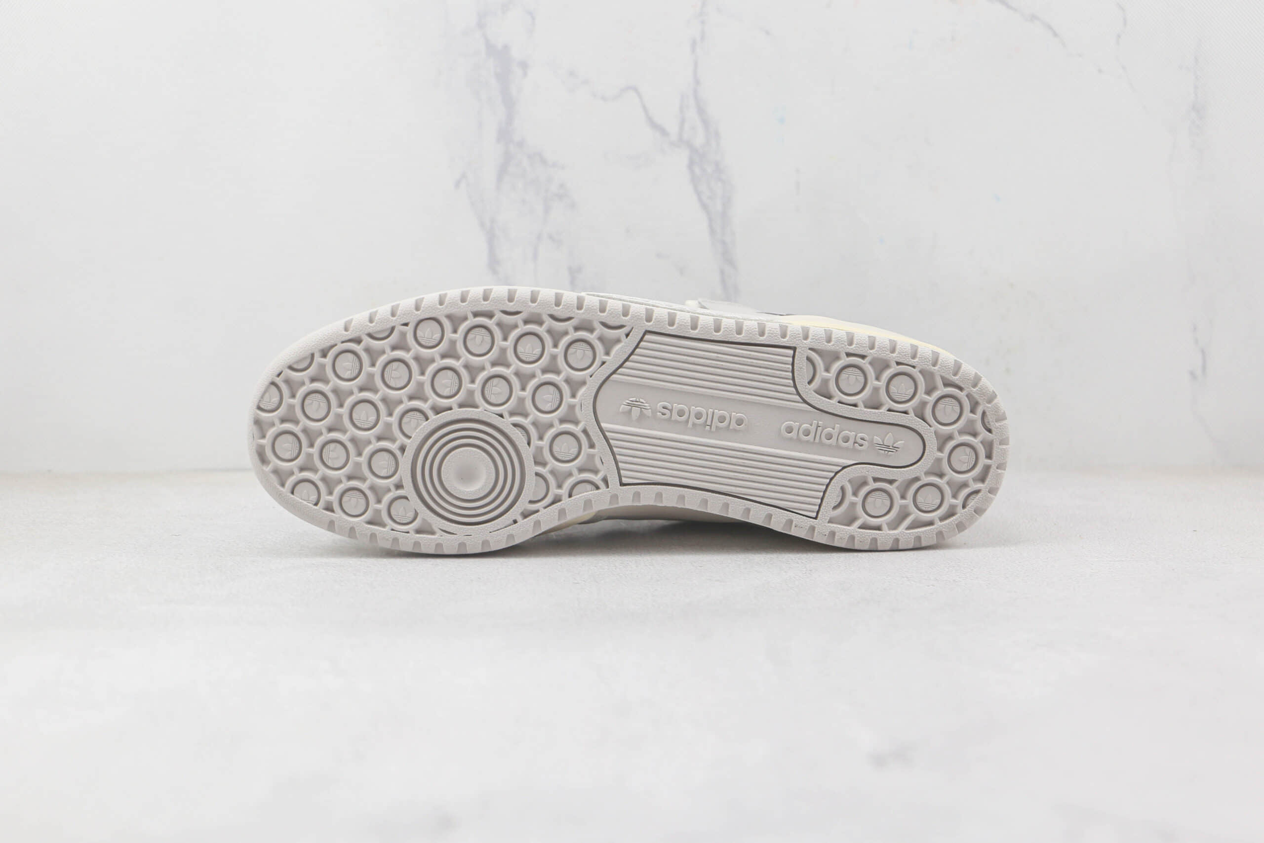 阿迪达斯Adidas originals Forum 84 low纯原版本低帮Forum84魔术贴复古板鞋原楦头纸板打造 货号:GX6284