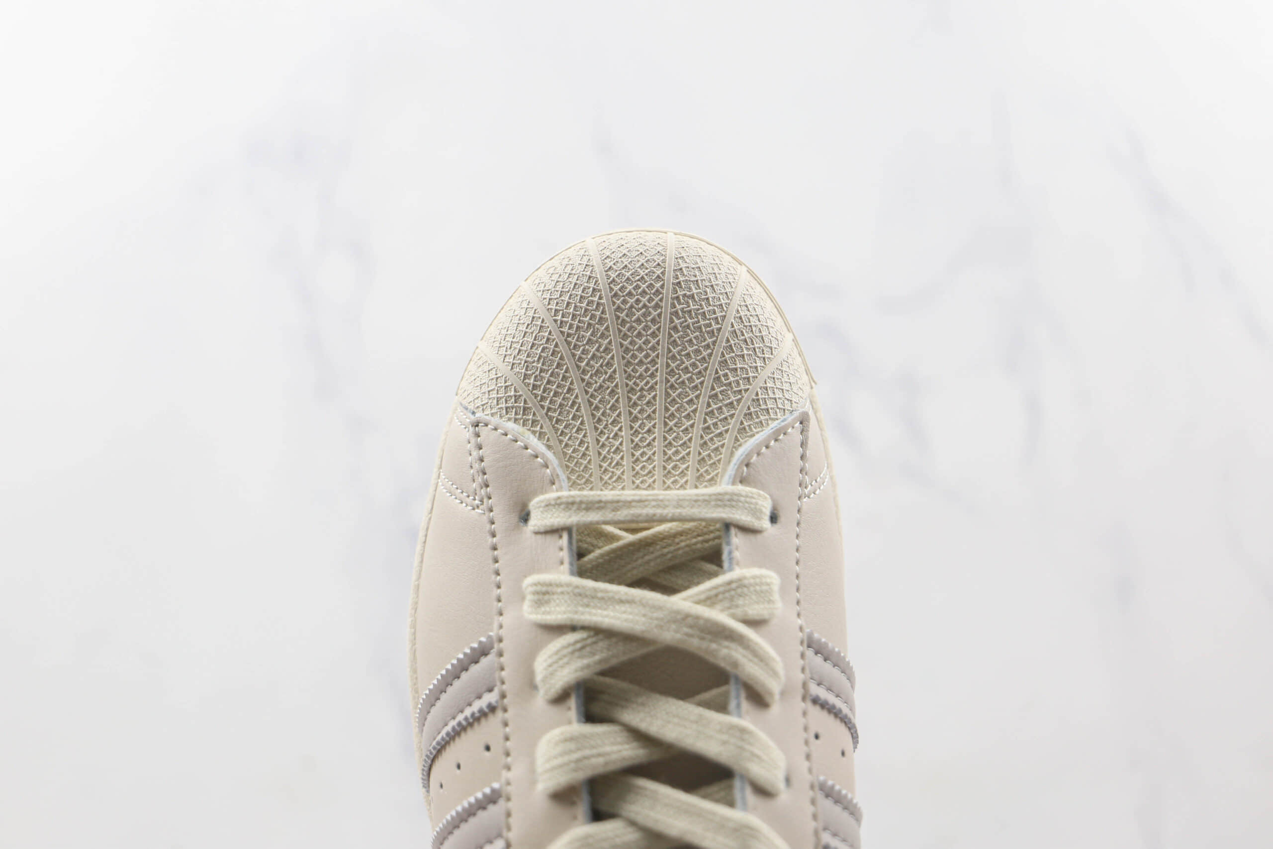 阿迪达斯Adidas Originals SUPERSTAR纯原版本三叶草贝壳头浅灰色板鞋原楦头纸板打造 货号:GW4437