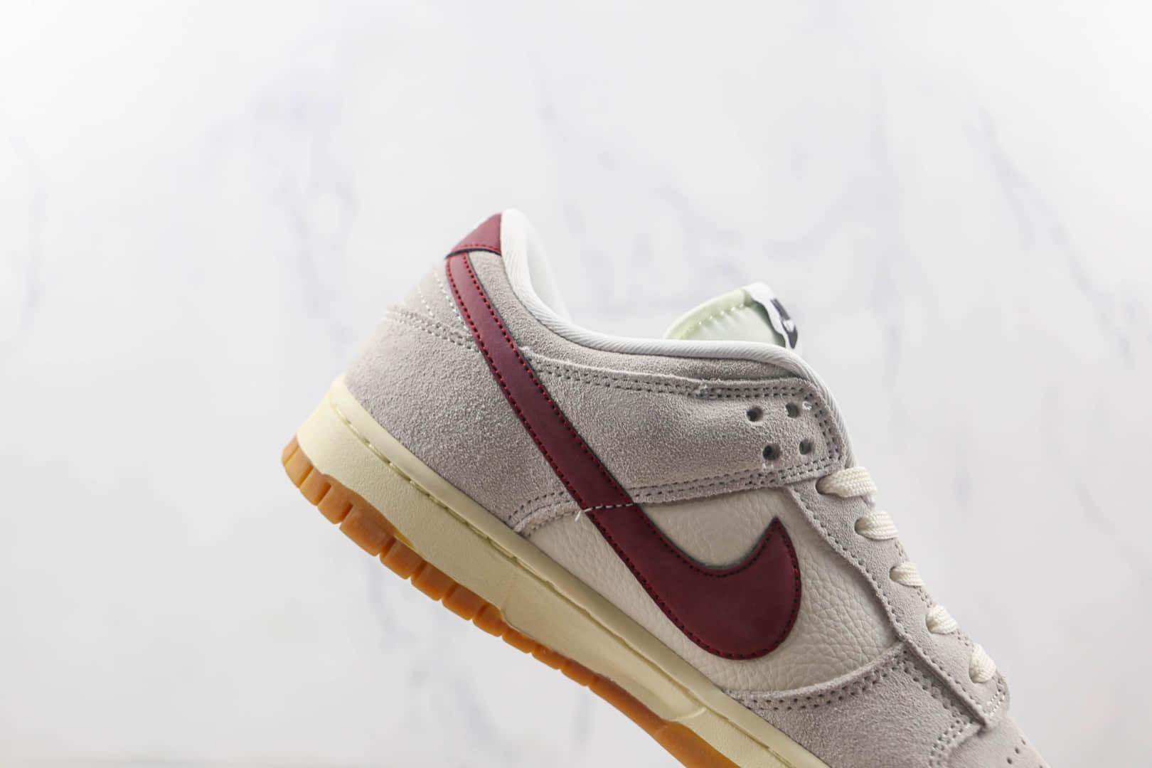 耐克Nike SB Dunk Low纯原版本低帮SB DUNK复古酒红灰配色板鞋原鞋开模一比一打造 货号:HC0808-200