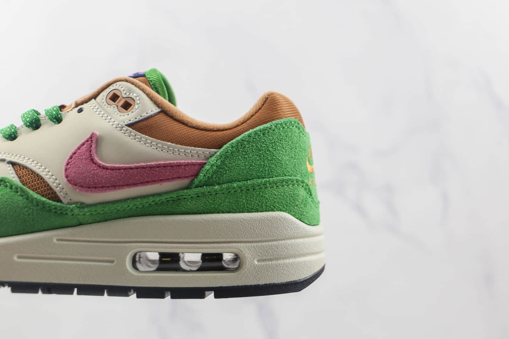 耐克Nike Air Max 1纯原版本麂皮棕绿粉Max1气垫鞋原楦头纸板打造 货号：DR9773-300