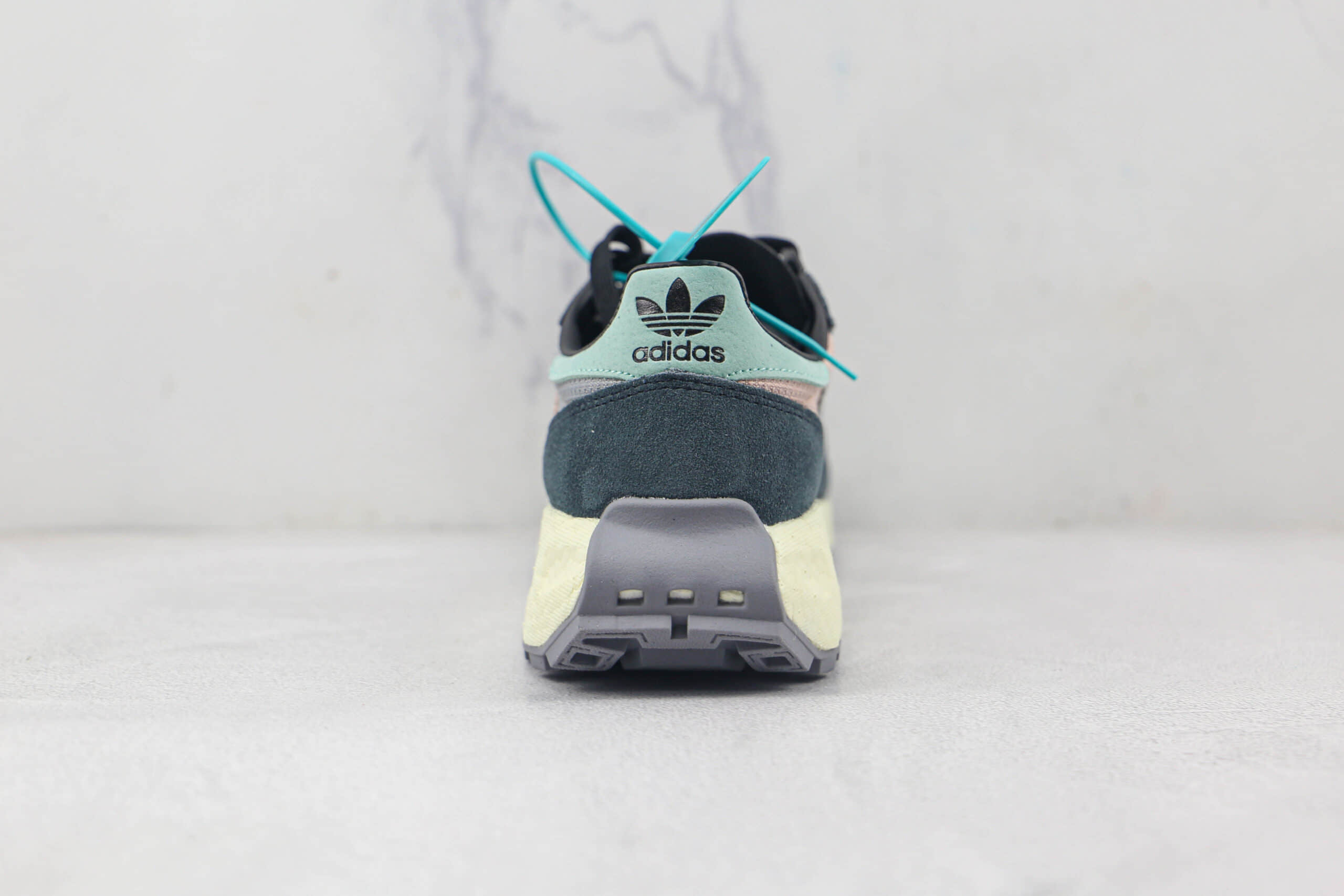 阿迪达斯ADIDAS RETROPY E5 BOOST纯原版本三叶草厚底爆米花跑鞋原楦头纸板打造 货号：GX2170