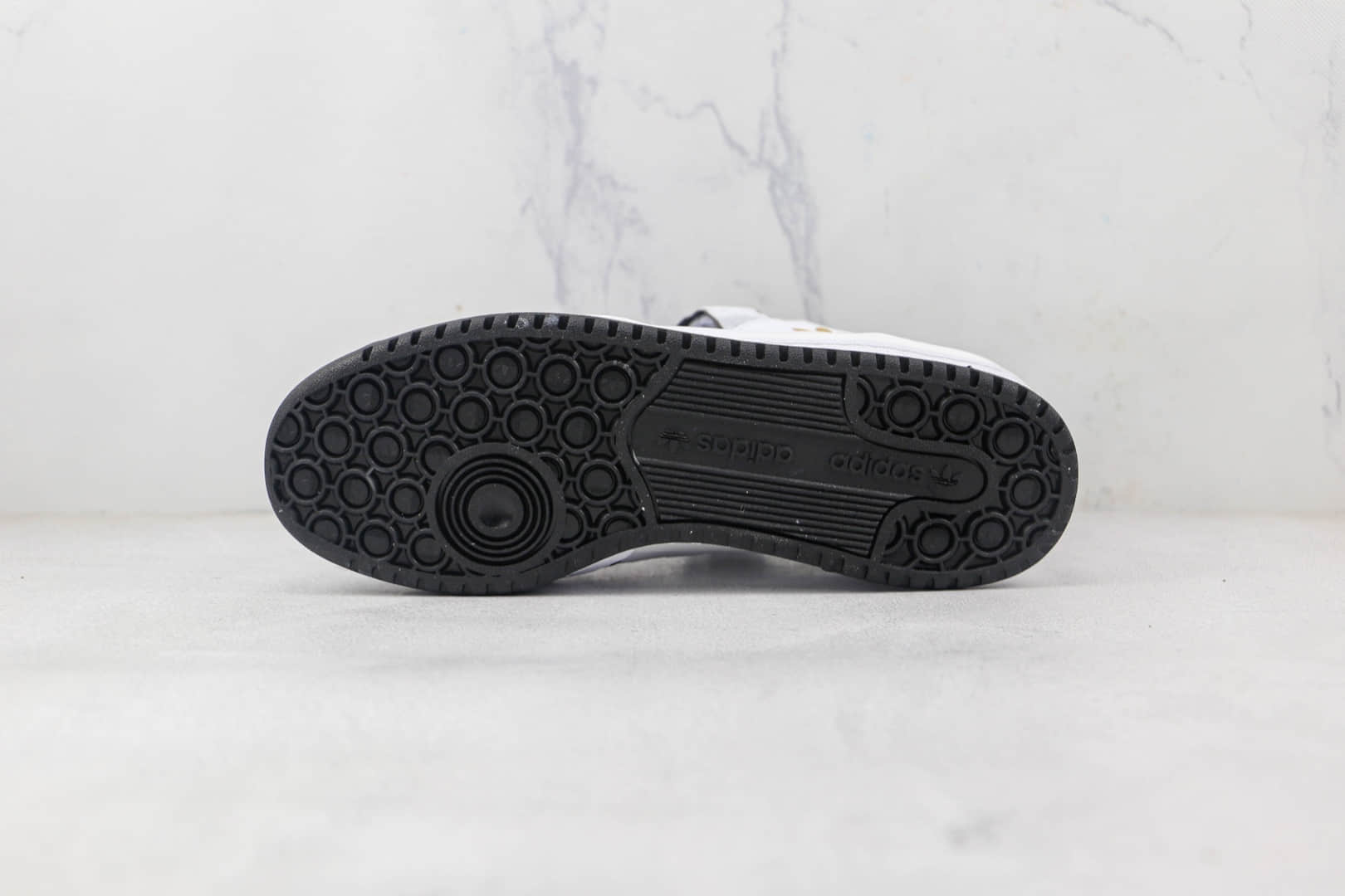 阿迪达斯Adidas originals Forum 84 low纯原版本白色Forum84魔术贴板鞋原楦头纸板打造 货号:FY5223