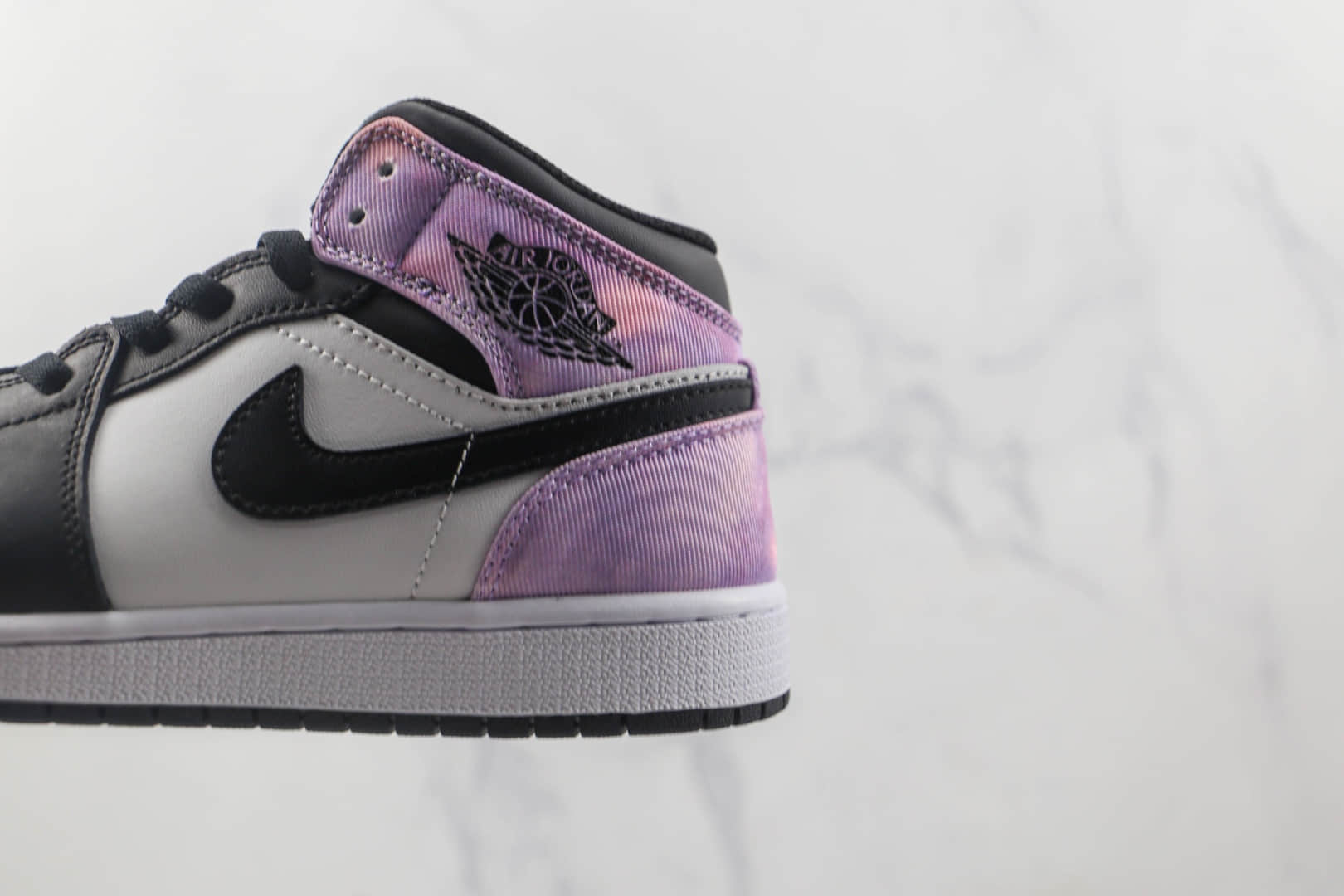 乔丹Air Jordan 1 Mid White Tan Navy纯原版本中帮AJ1白黑皮粉扎染配色板鞋原鞋开模一比一打造 货号：DM6216-001
