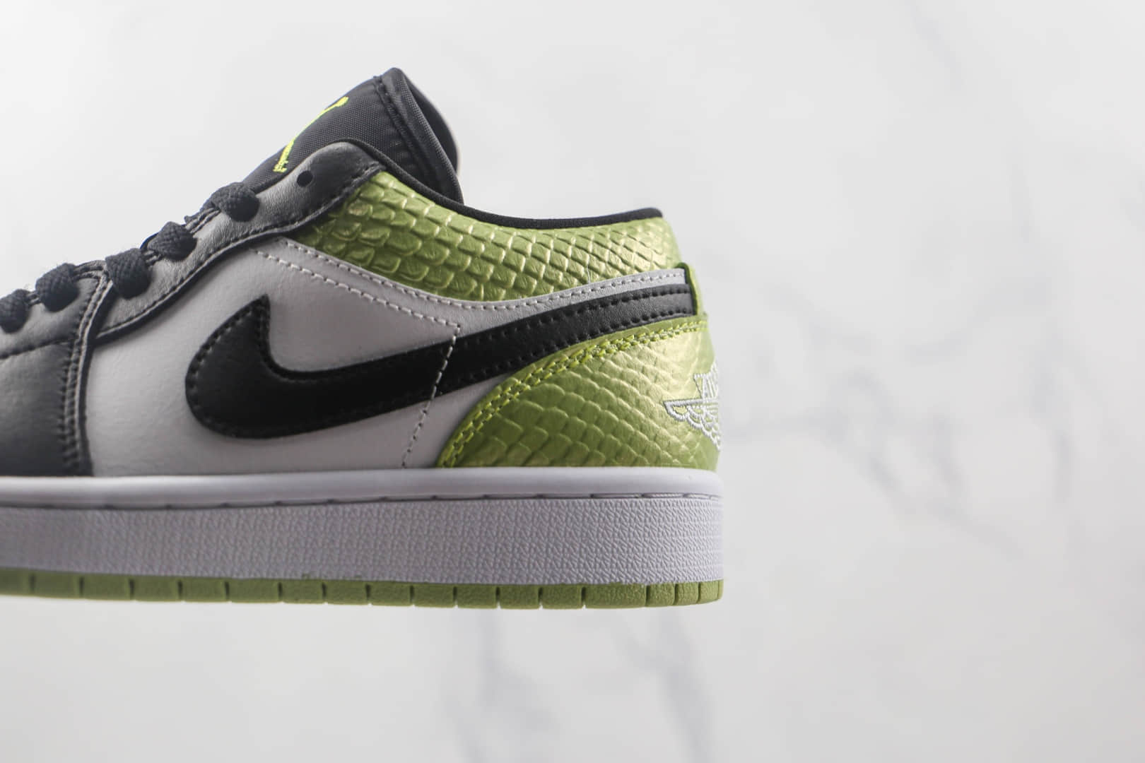 乔丹Air Jordan 1 Low Vivid Green Snakeskin纯原版本蛇纹黑绿脚趾低帮AJ1板鞋原鞋开模 货号:DX4446-301