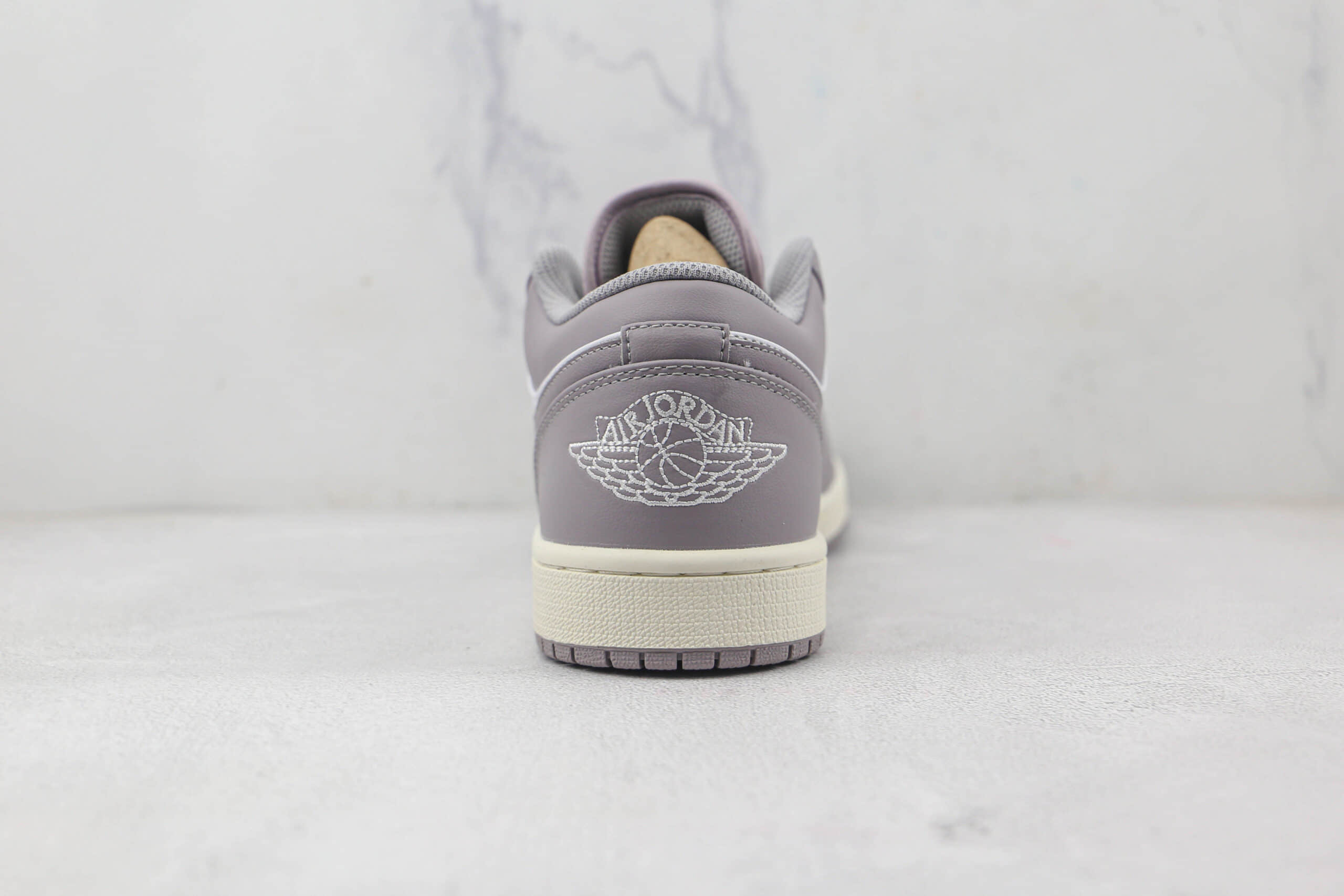 乔丹Air Jordan 1 Low纯原版本低帮AJ1香芋紫板鞋原鞋开模一比一打造 货号：553558-053