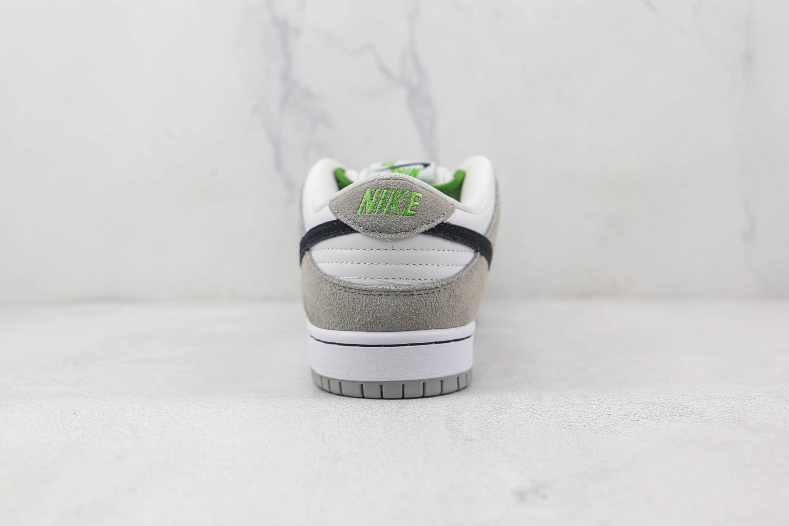 耐克Nike Dunk SB Chlorophyll纯原版本低帮SB DUNK灰白黑叶绿素配色板鞋原楦头纸板打造 货号：BQ6817-011