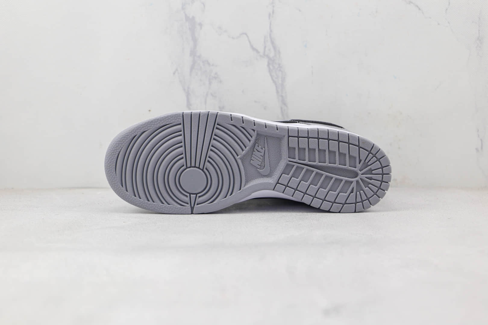 耐克Nike SB Dunk low纯原版本低帮SB DUNK白灰黑勾板鞋内置气垫 货号：316272-092