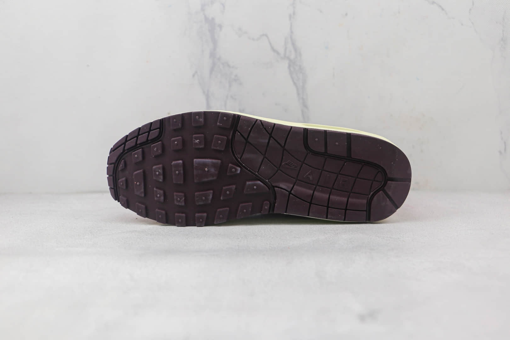 耐克Nike Air Max 1 OG纯原麂皮分红浅蓝绿色Max1气垫鞋原档案数据开发 货号：DV3196-800