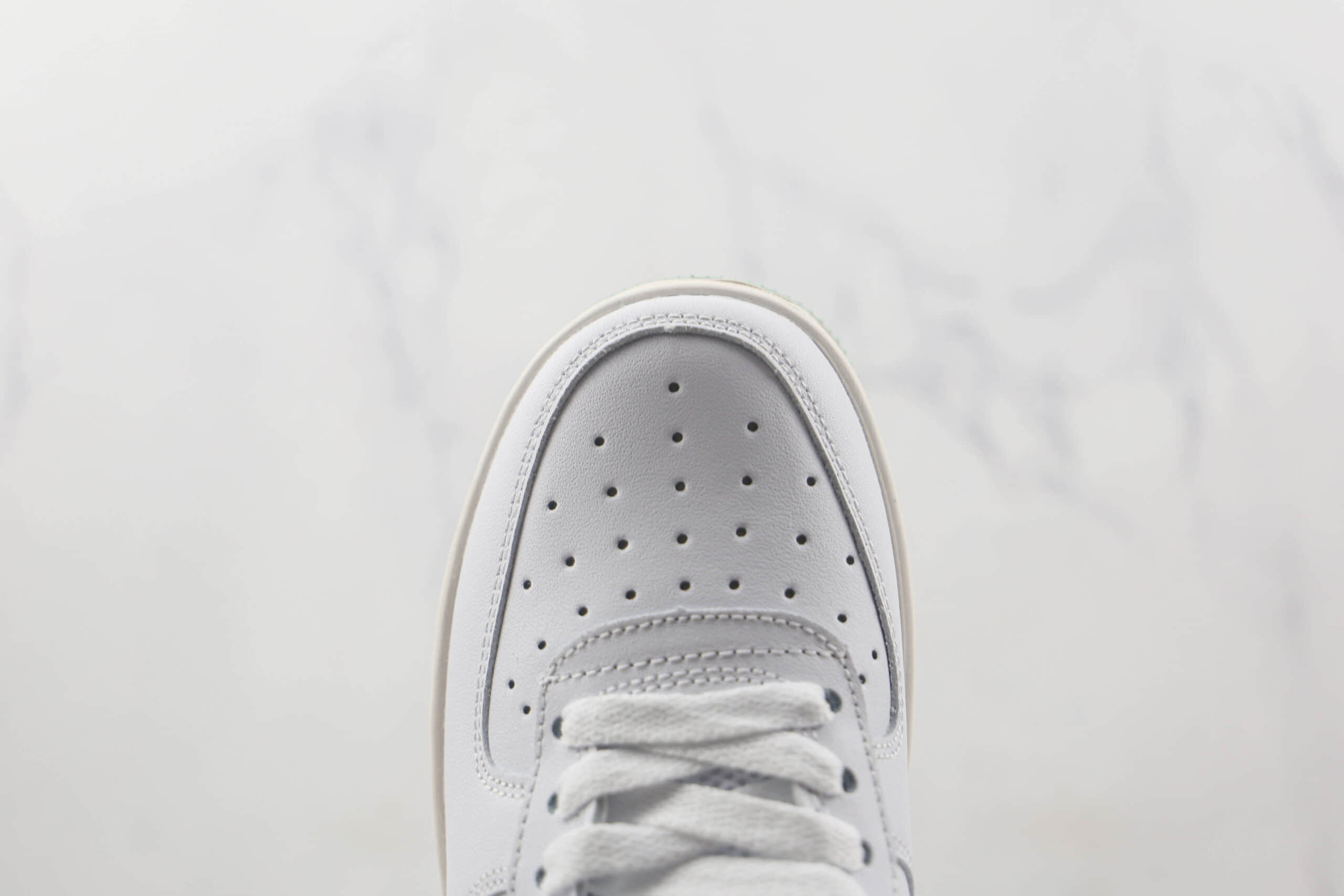 耐克Nike Air Force 1 07 Low纯原版本低帮空军一号纯白蓝钩板鞋内置气垫 货号：DX2660-100