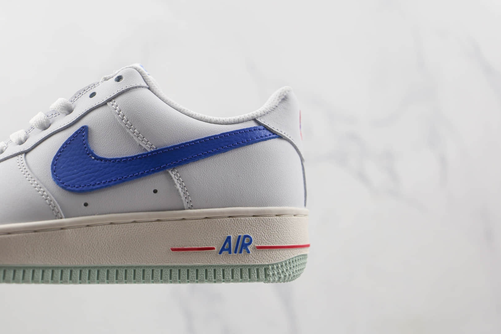 耐克Nike Air Force 1 07 Low纯原版本低帮空军一号纯白蓝钩板鞋内置气垫 货号：DX2660-100