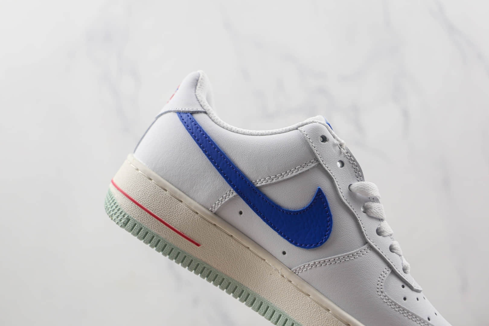 耐克Nike Air Force 1 07 Low纯原版本低帮空军一号纯白蓝钩板鞋内置气垫 货号：DX2660-100