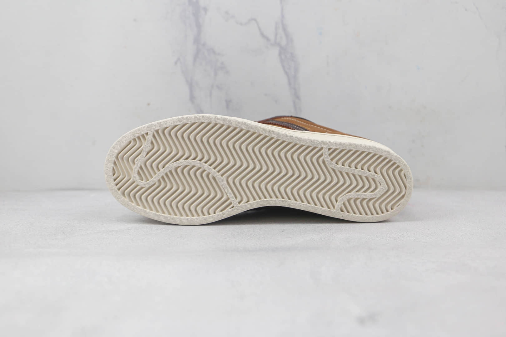 阿迪达斯adidas originals Superstar纯原版本三叶草贝壳头深咖啡色板鞋原楦头纸板打造 货号:GW4438