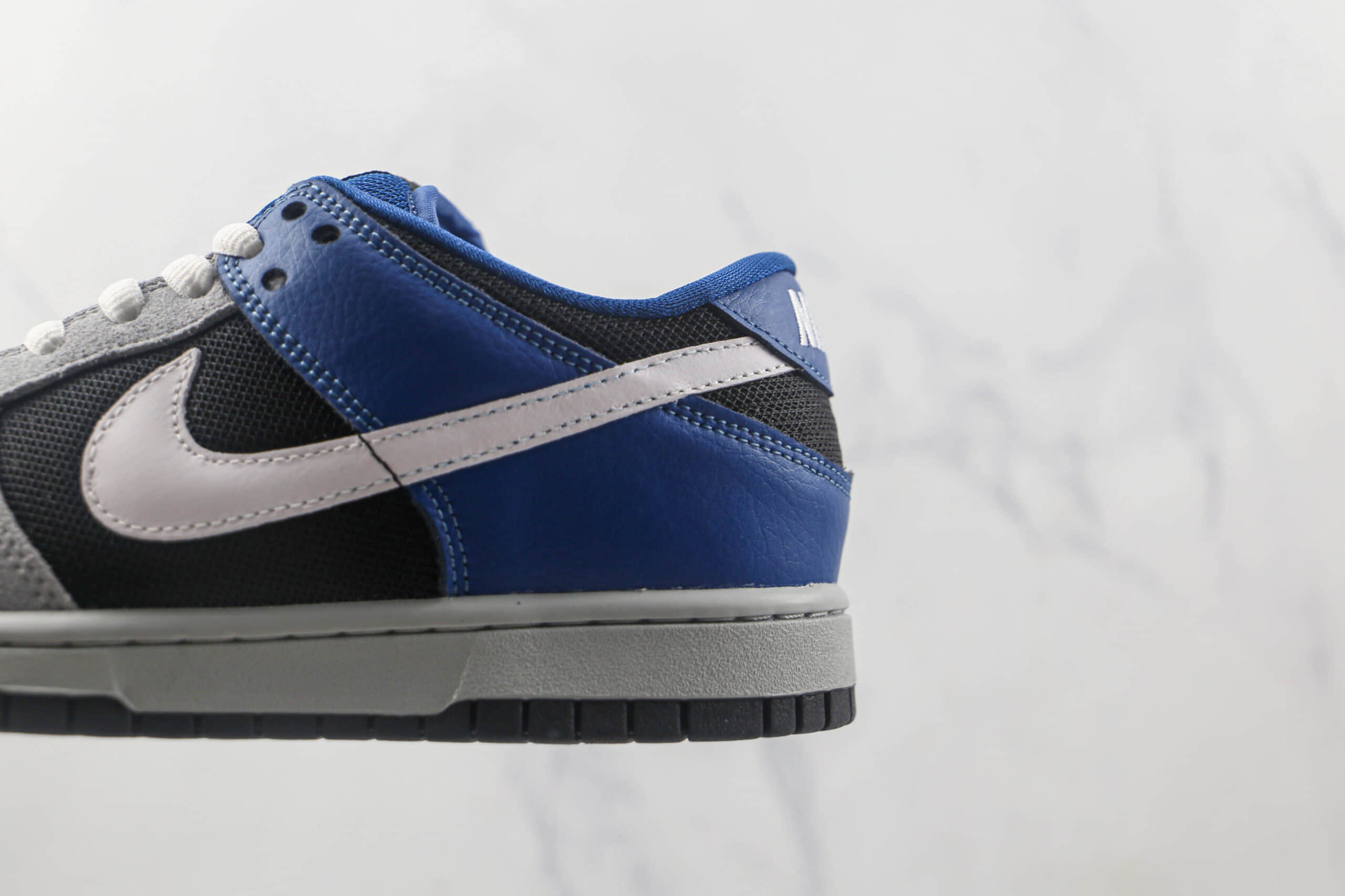 耐克Nike SB Dunk Low Warriors纯原版本低帮SB DUNK皇家蓝灰色绒面大学白勾板鞋内置气垫 货号:304292-013