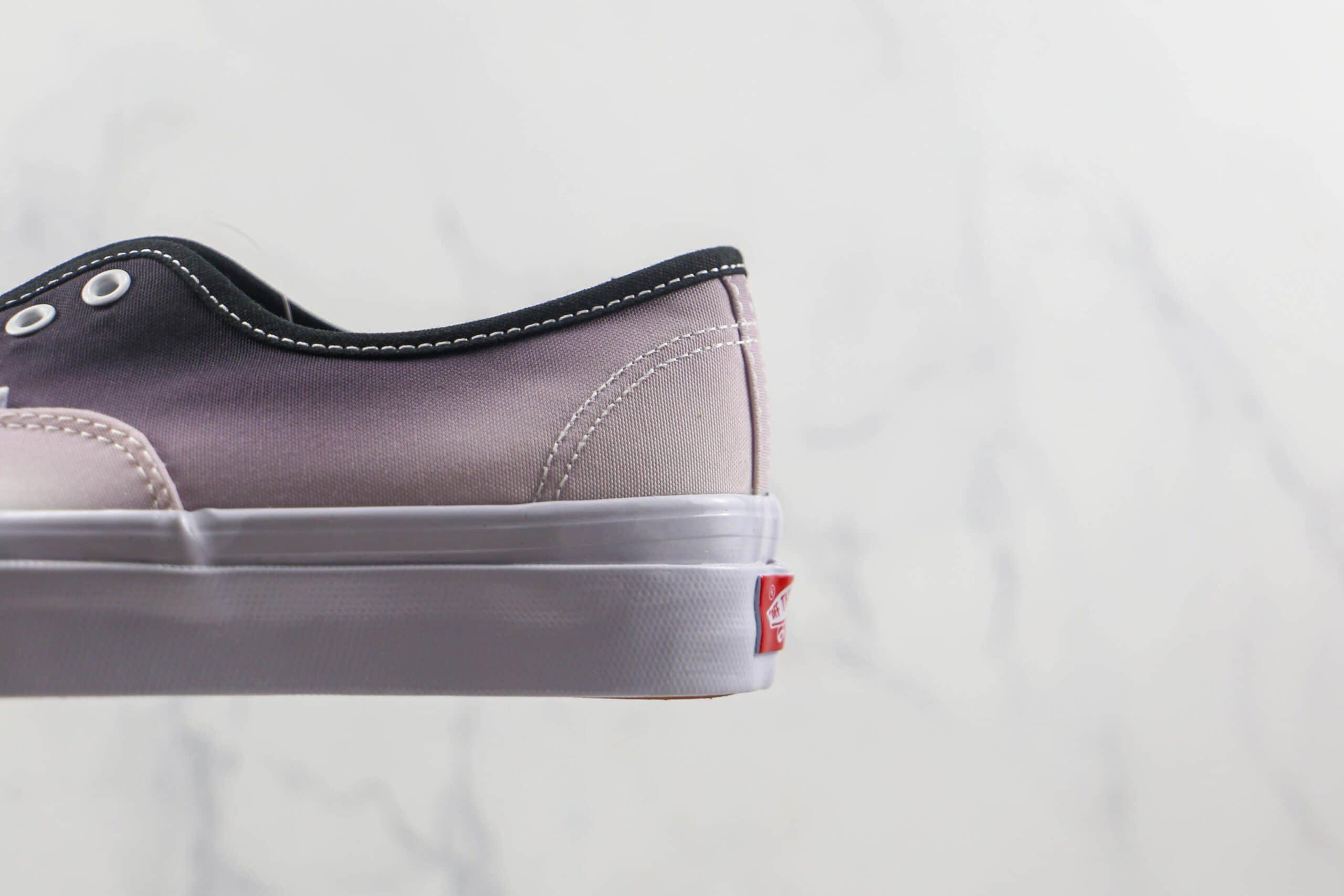 万斯Vans Vault OG Authentic LX公司级版本高端支线渐变黑紫硫化板鞋原楦头纸板打造