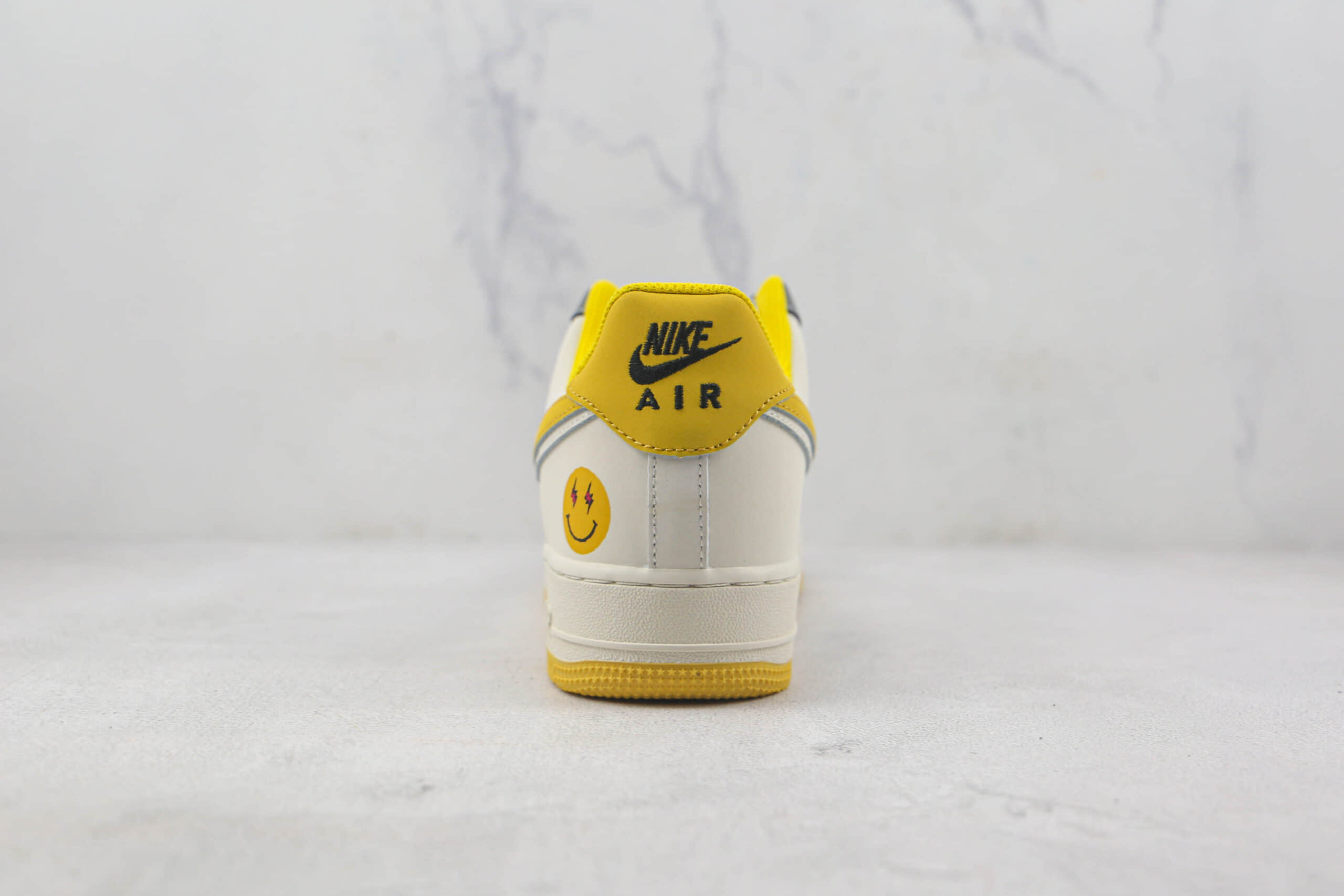 耐克Nike Air Force 1 07 Low莆田纯原复刻版本低帮空军一号笑脸白黄双钩配色板鞋内置气垫 货号：AF1234-004