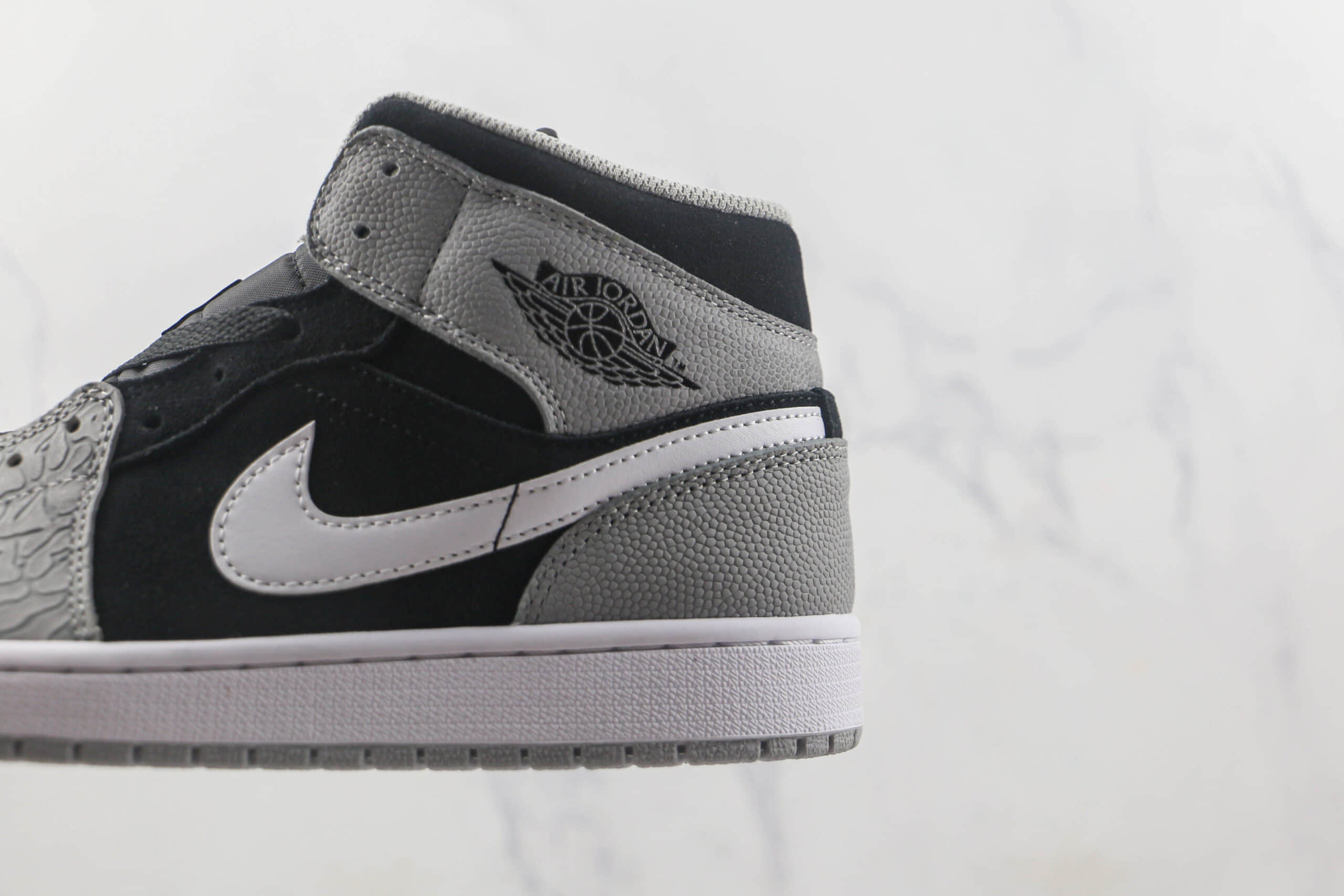 乔丹Air Jordan 1 Mid Elephant Toe莆田纯原复刻版本中帮AJ1黑灰爆裂纹板鞋原楦头纸板打造 货号：DM1200-016