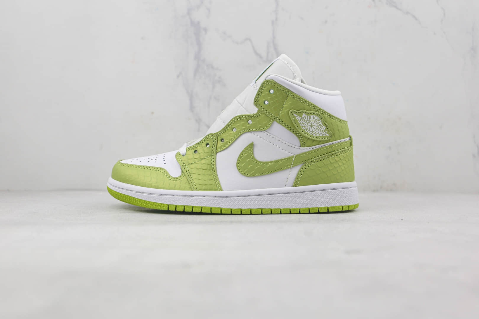 乔丹Air Jordan 1 Mid SE Green Python莆田纯原复刻中帮AJ1绿色蟒蛇配色板鞋原楦头纸板打造 货号:DV2959-113