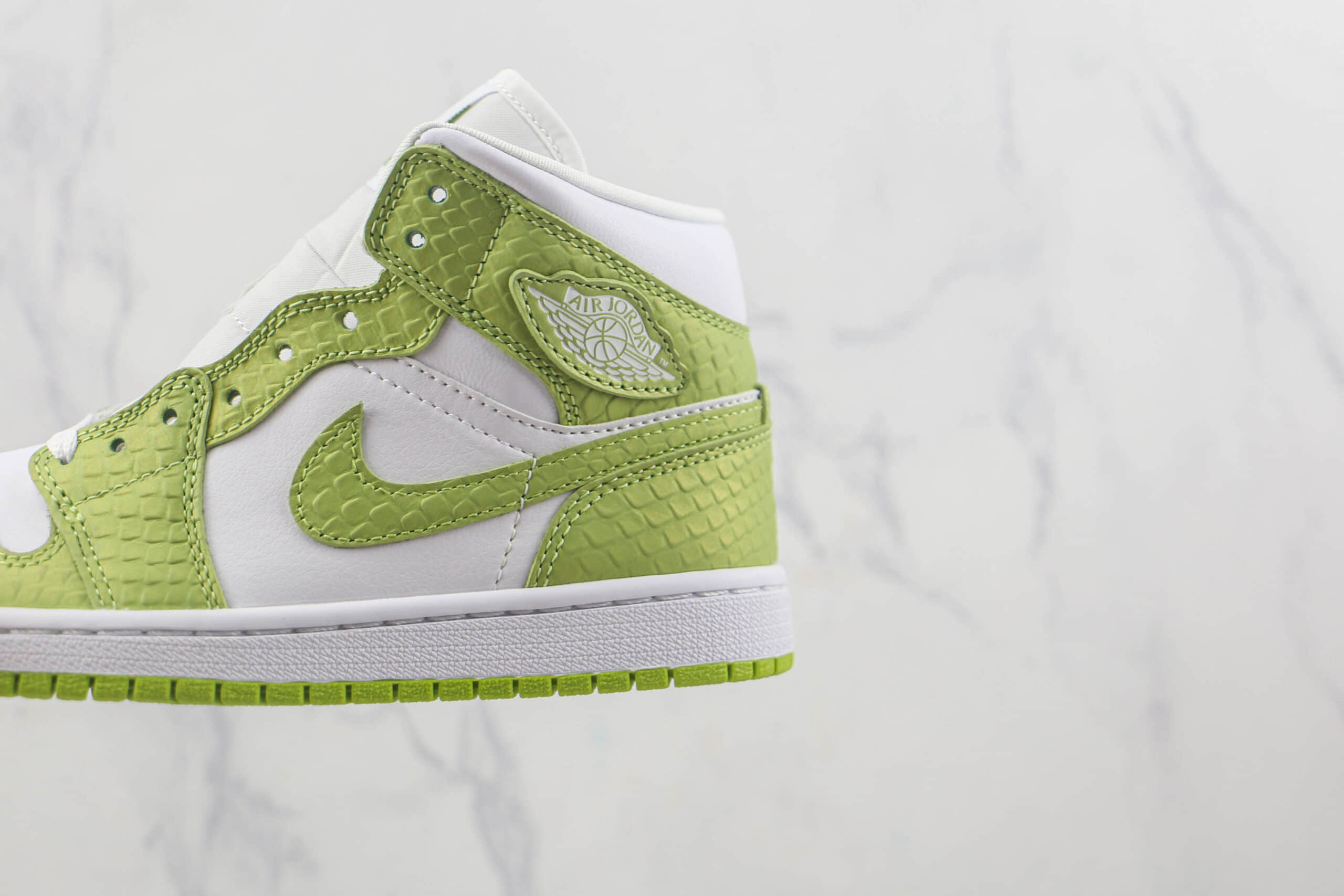乔丹Air Jordan 1 Mid SE Green Python莆田纯原复刻中帮AJ1绿色蟒蛇配色板鞋原楦头纸板打造 货号:DV2959-113