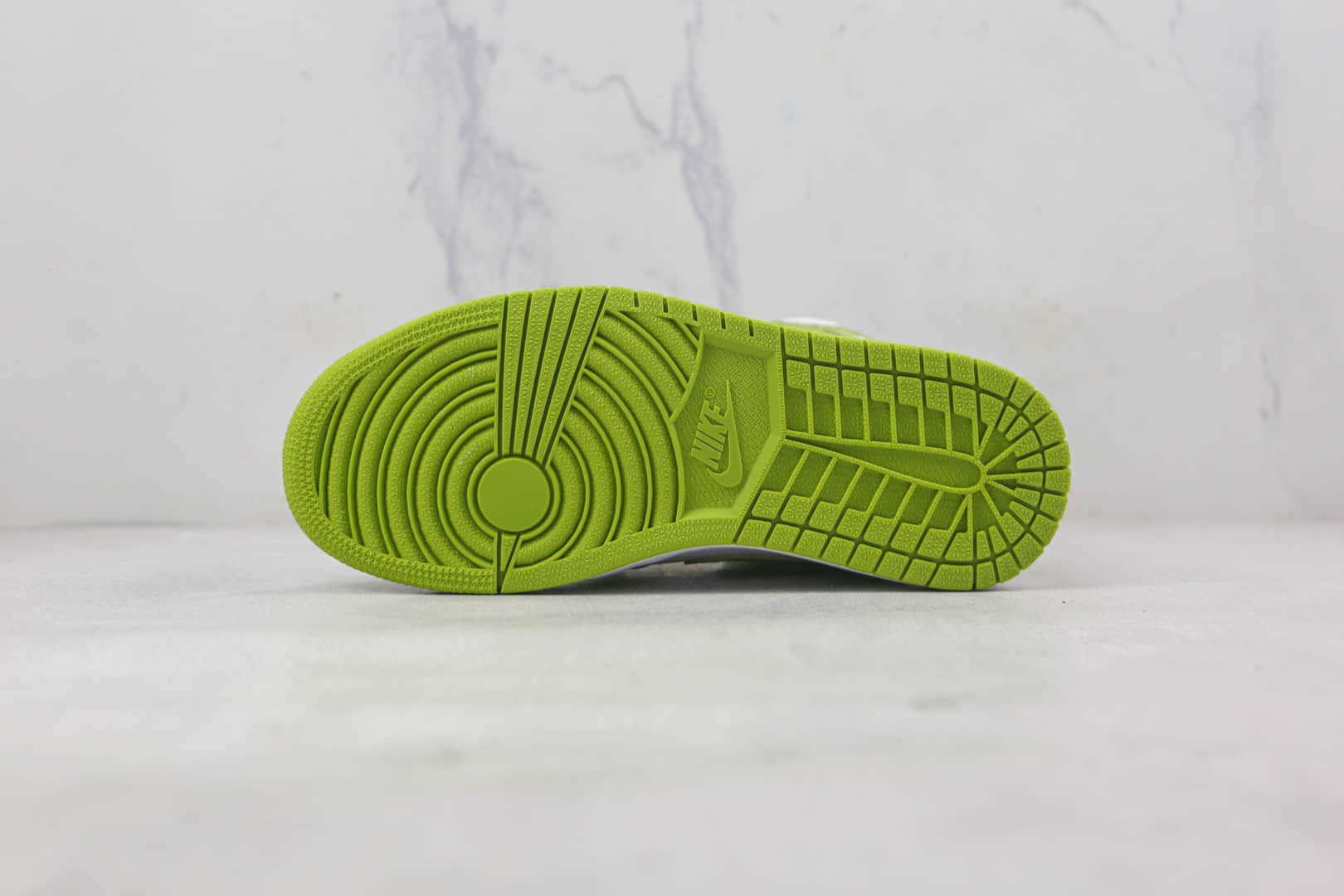 乔丹Air Jordan 1 Mid SE Green Python莆田纯原复刻中帮AJ1绿色蟒蛇配色板鞋原楦头纸板打造 货号:DV2959-113