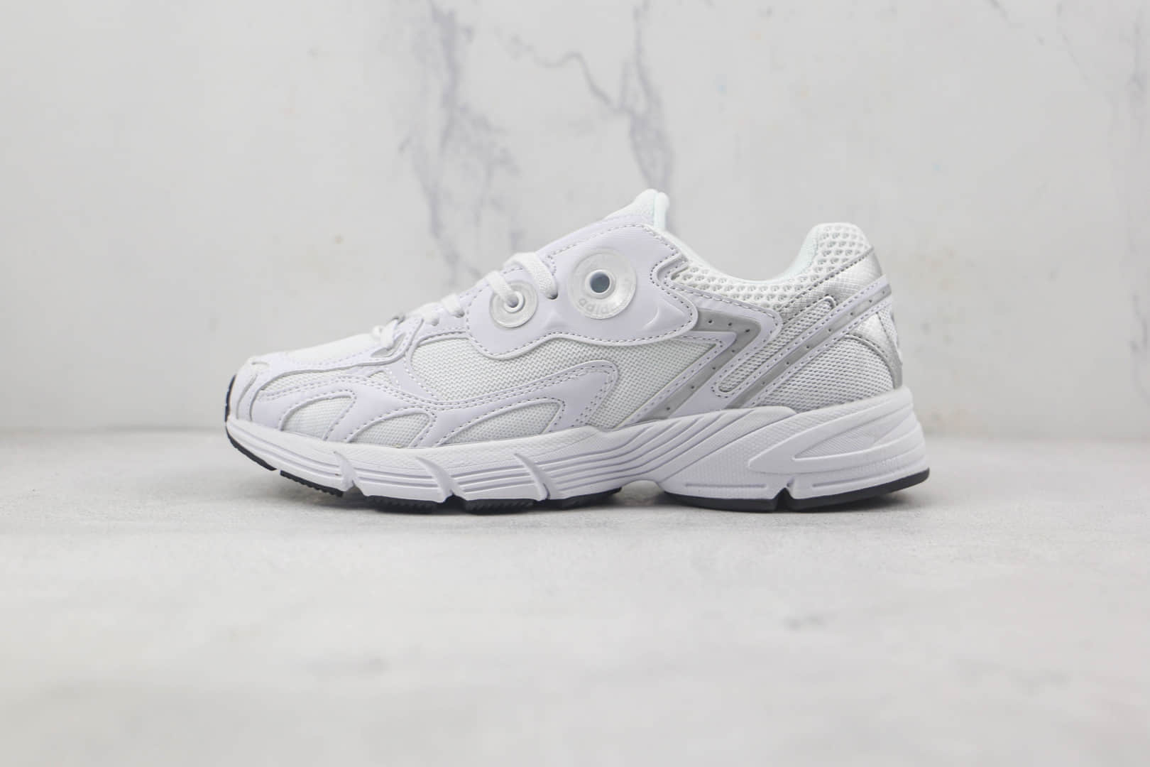 阿迪达斯adidas original Astir天花板纯原版本三叶草Astir纯白色复古跑鞋原楦头纸板打造 货号:GY5565