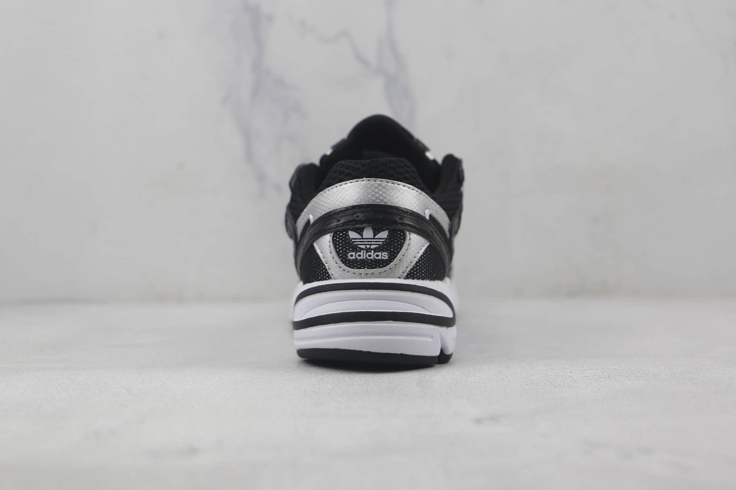 阿迪达斯adidas original Astir莆田纯原复刻三叶草Astir系列黑白色慢跑鞋原楦头纸板打造 货号:GY5260