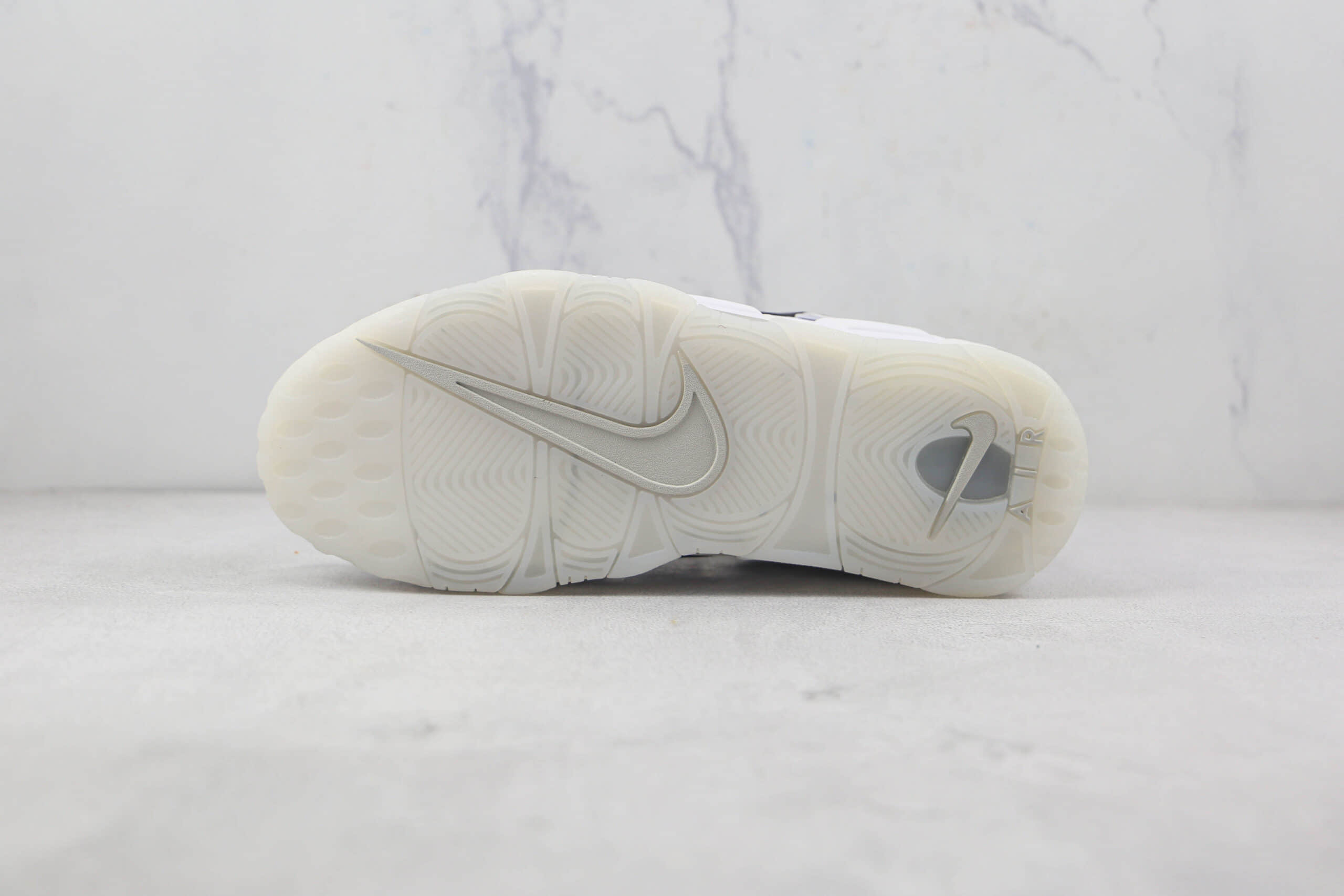 耐克Nike Air More Uptempo莆田天花板纯原版本皮蓬白黑钩篮球鞋原档案数据开发 货号:DQ5014-100