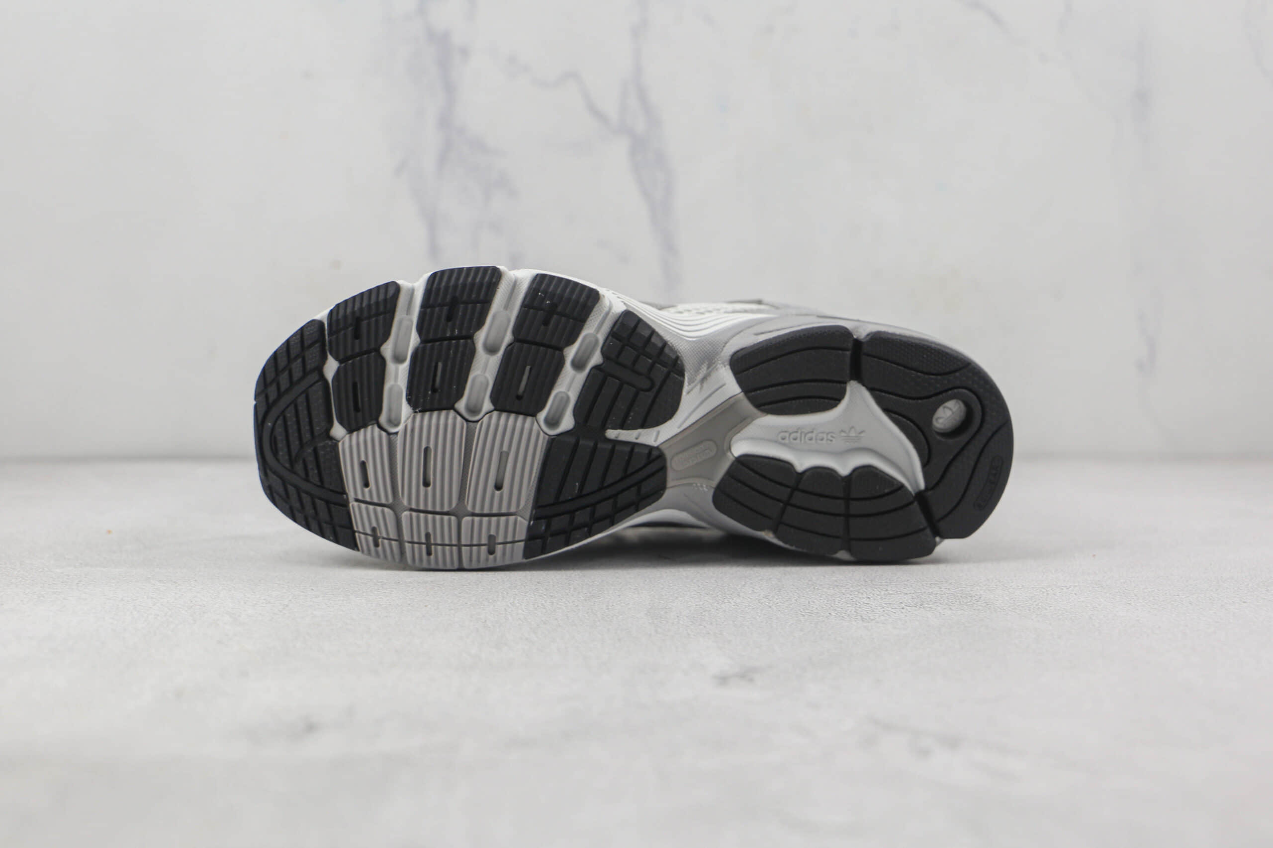 阿迪达斯adidas original Astir莆田纯原复刻天花板三叶草astir灰银色复古慢跑鞋原盒原标 货号:GZ3569