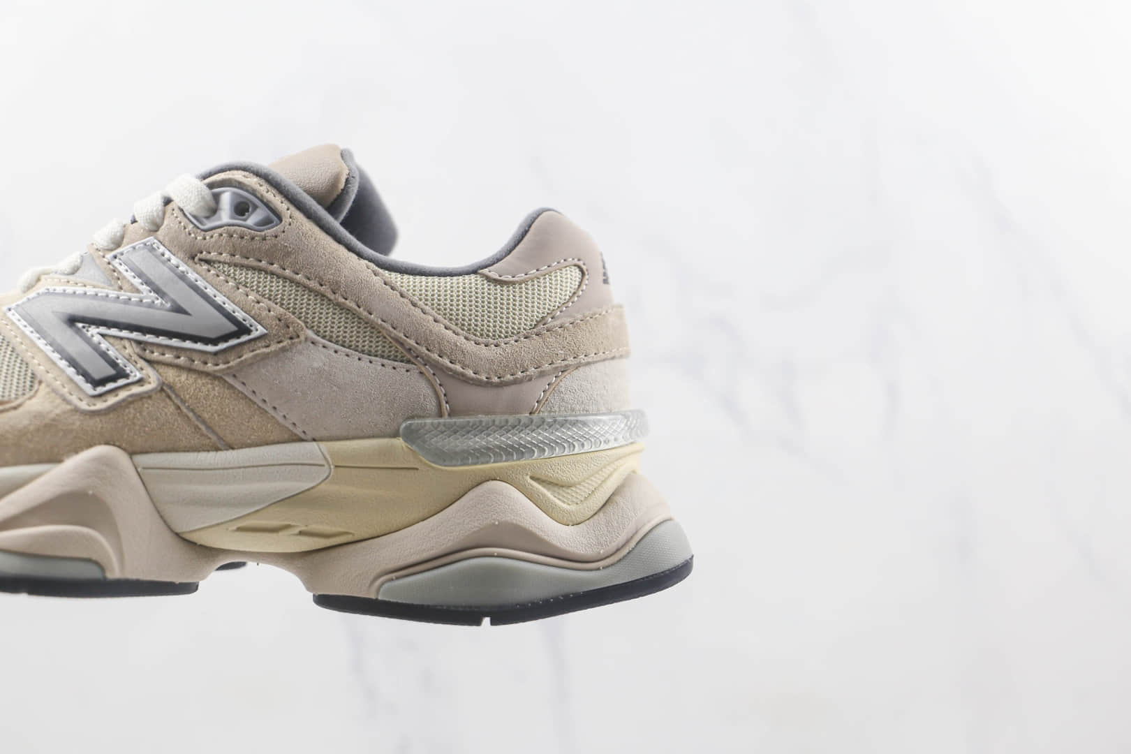 新百伦New Balance 9060 Inside Voices x JF Joe Freshgoods联名款莆田纯原复刻版本NB9060复古灰粉色老爹风跑步鞋原盒原标 货号:U9060MAC