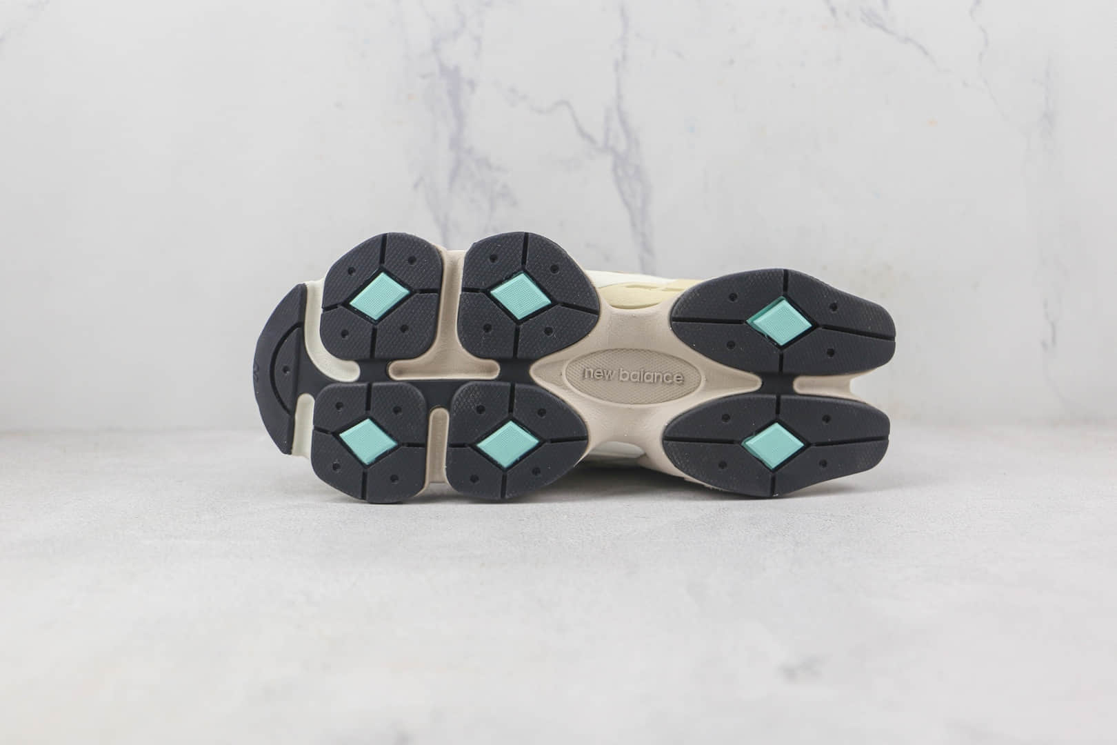 新百伦New Balance 9060 Inside Voices x JF Joe Freshgoods联名款莆田纯原复刻版本NB9060复古灰粉色老爹风跑步鞋原盒原标 货号:U9060MAC