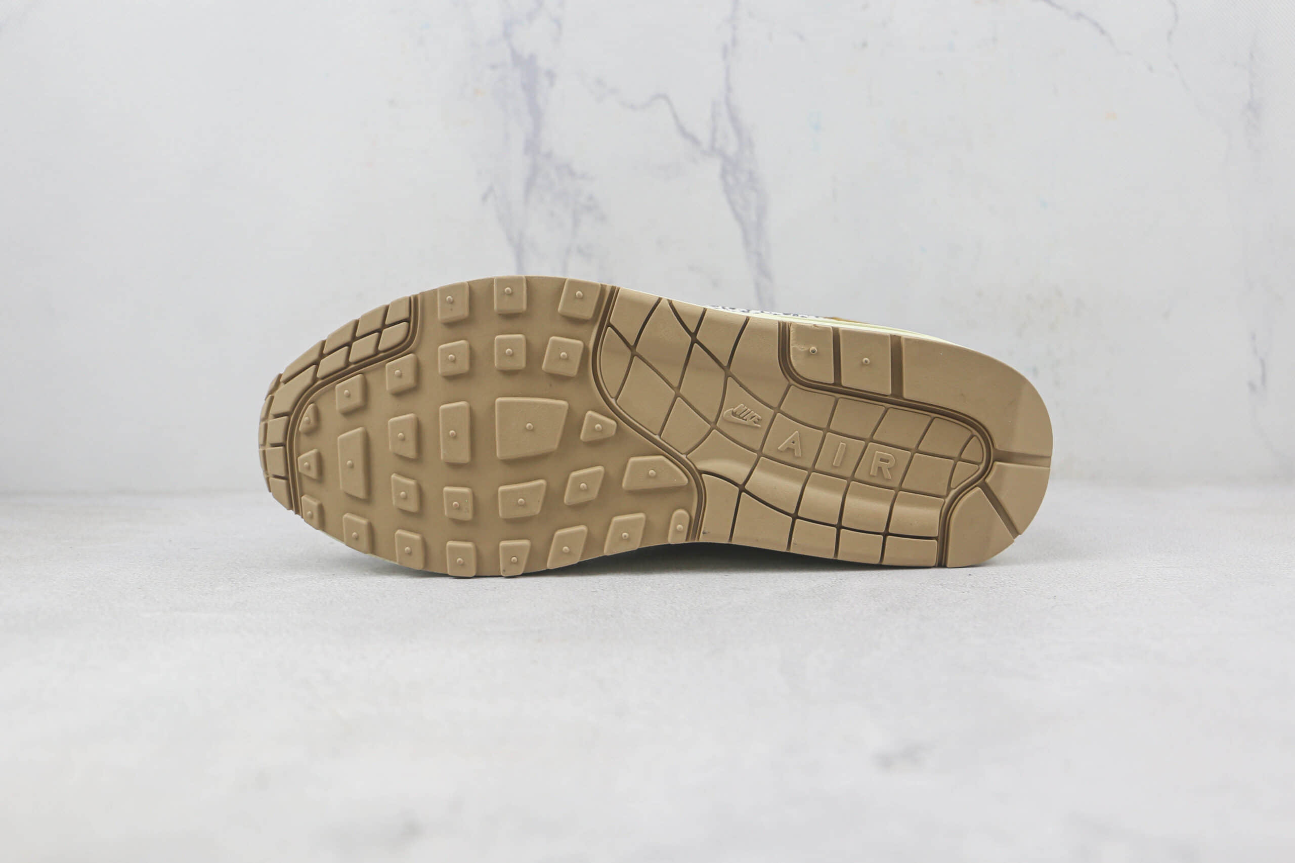 耐克Nike Air Max 1莆田纯原复刻版本Max1大象配色复古气垫鞋原鞋开模一比一打造 货号:DV3027-001