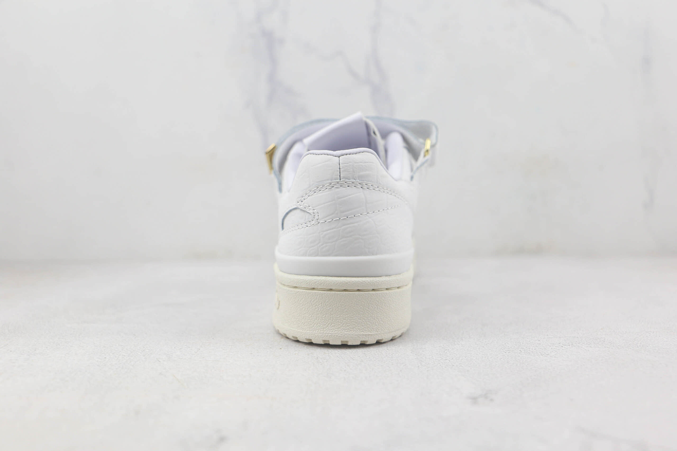 阿迪达斯Adidas originals Forum 84 low莆田纯原复刻版本Forum84白蛇纹复古板鞋原楦头纸板打造 货号：HP5551