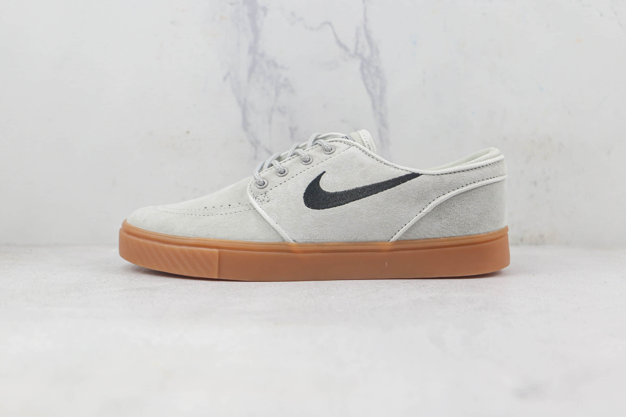 耐克Nike SB Blazer Zoom Mid QS莆田纯原复刻版本中帮开拓者灰黑生胶复古低帮板鞋原档案数据开发 货号：633014-006