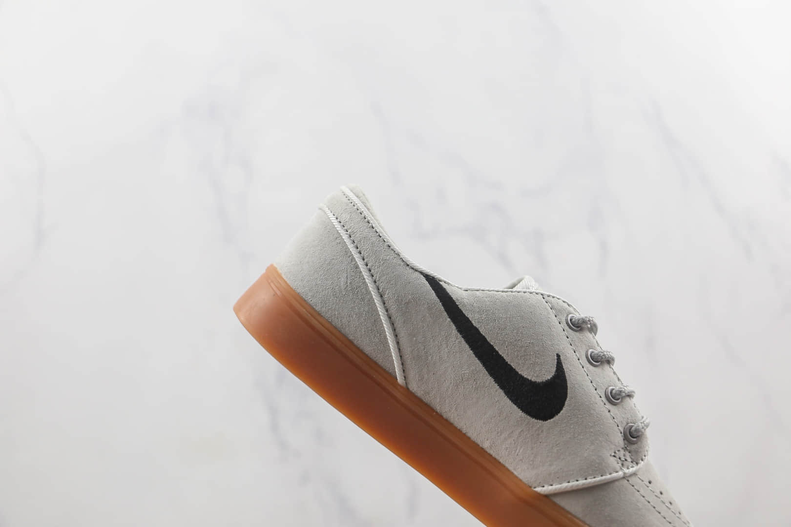 耐克Nike SB Blazer Zoom Mid QS莆田纯原复刻版本中帮开拓者灰黑生胶复古低帮板鞋原档案数据开发 货号：633014-006