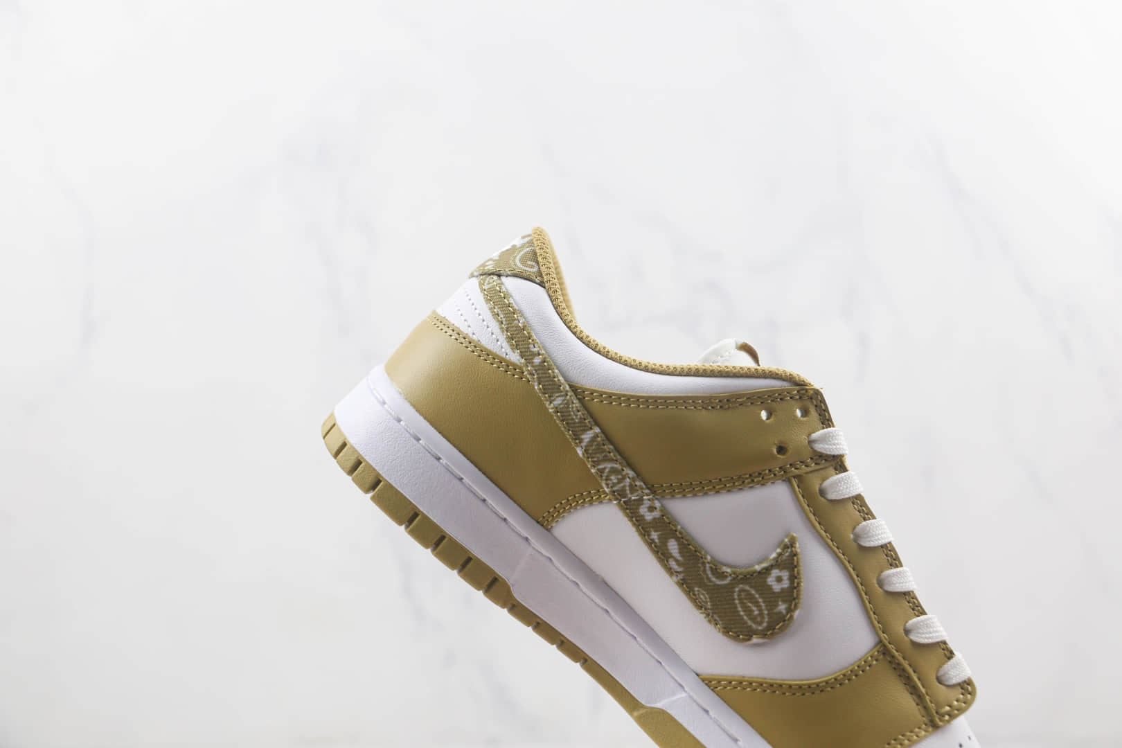 耐克Nike SB Dunk Low Yellow Paisley莆田天花板低帮SB DUNK黄色佩斯利腰果花解构板鞋内置气垫原盒原标 货号：DH4401-104