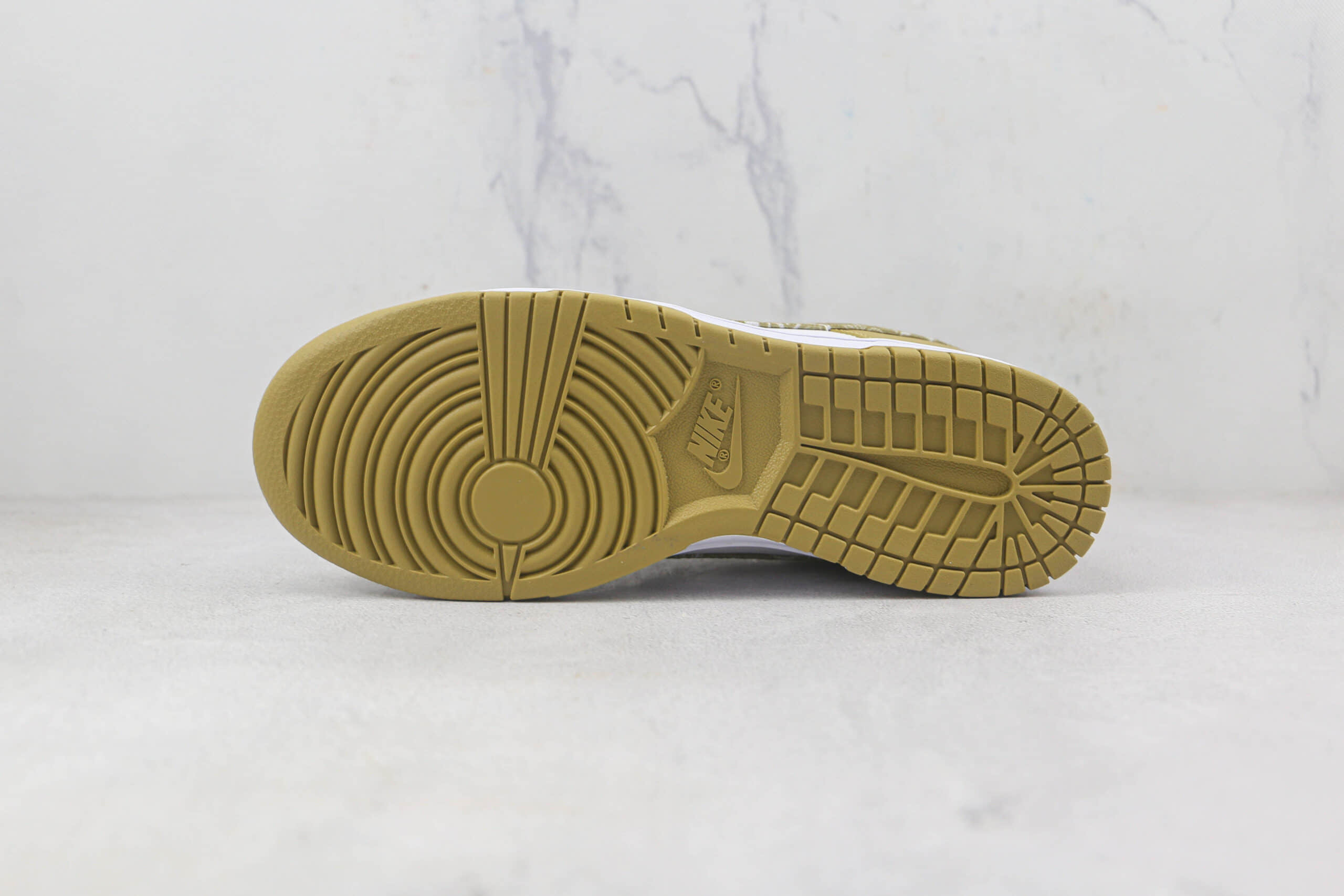 耐克Nike SB Dunk Low Yellow Paisley莆田天花板低帮SB DUNK黄色佩斯利腰果花解构板鞋内置气垫原盒原标 货号：DH4401-104