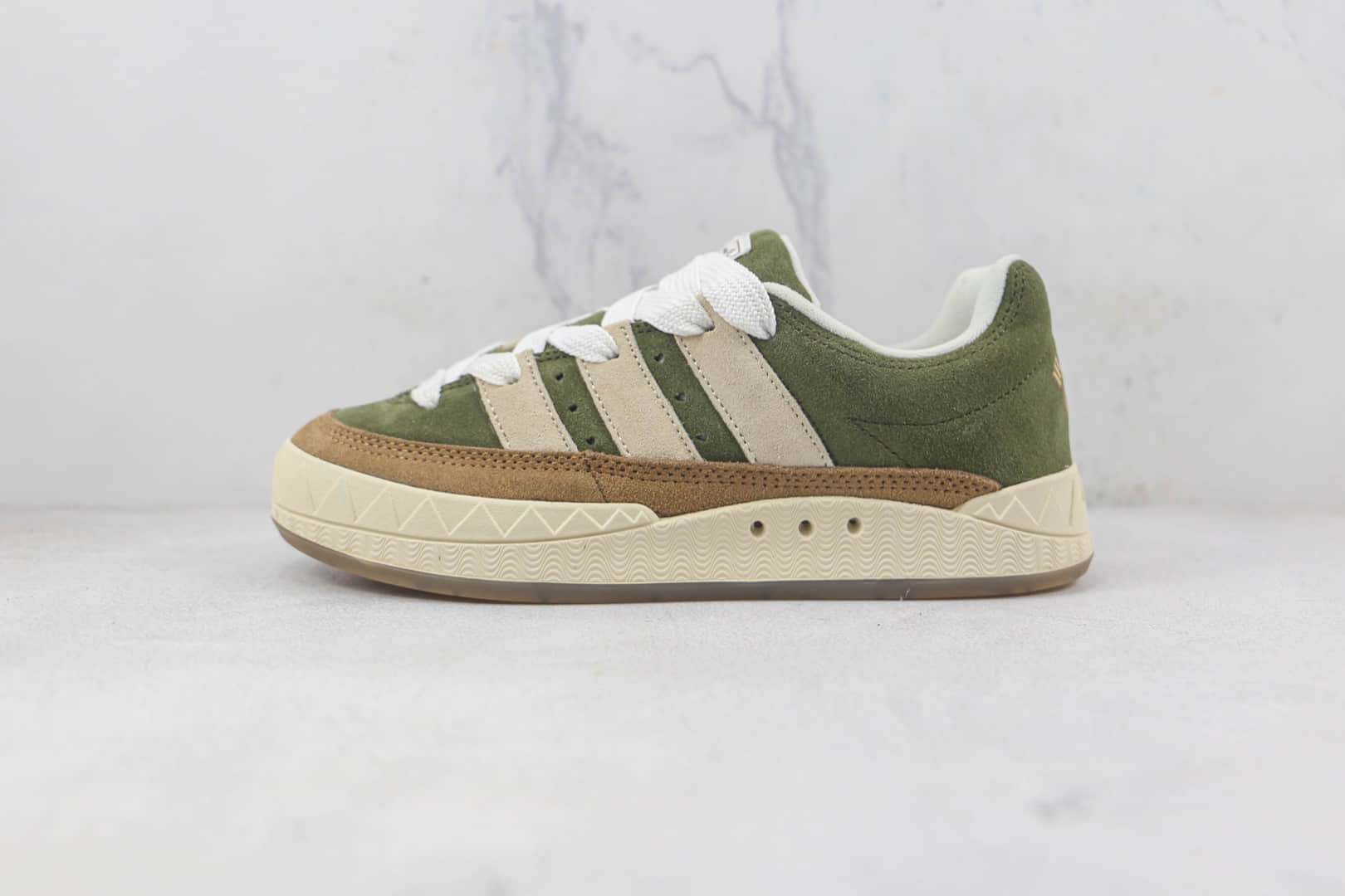 阿迪达斯Adidas ADIMATIC莆田纯原复刻版本ADIMATIC系列绿棕色板鞋原档案数据开发原盒原标 货号:HP9914