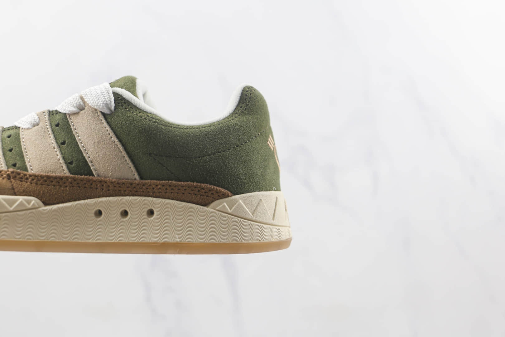 阿迪达斯Adidas ADIMATIC莆田纯原复刻版本ADIMATIC系列绿棕色板鞋原档案数据开发原盒原标 货号:HP9914