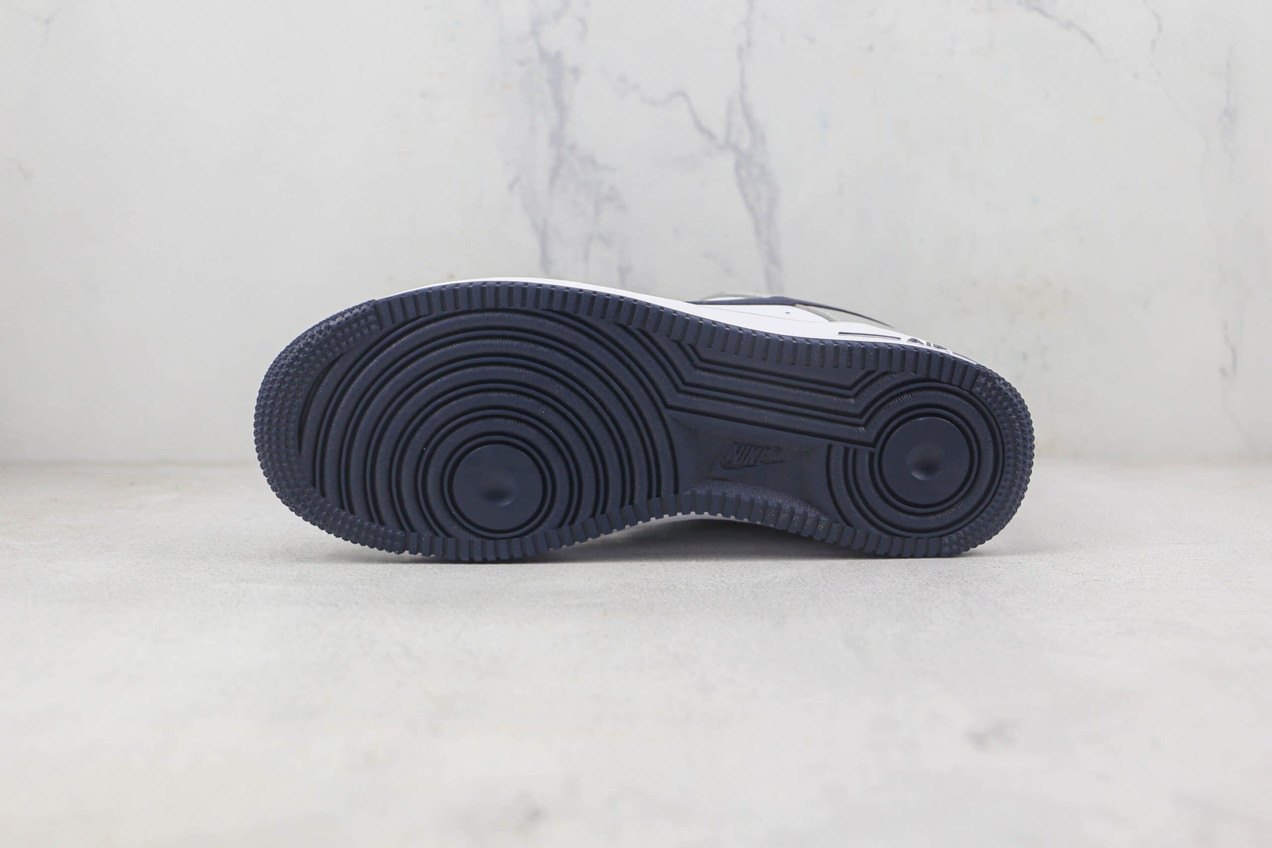 耐克Nike Air Force1莆田纯原复刻版本低帮空军一号灰白色板鞋内置气垫原盒原标 货号:KU5696-002