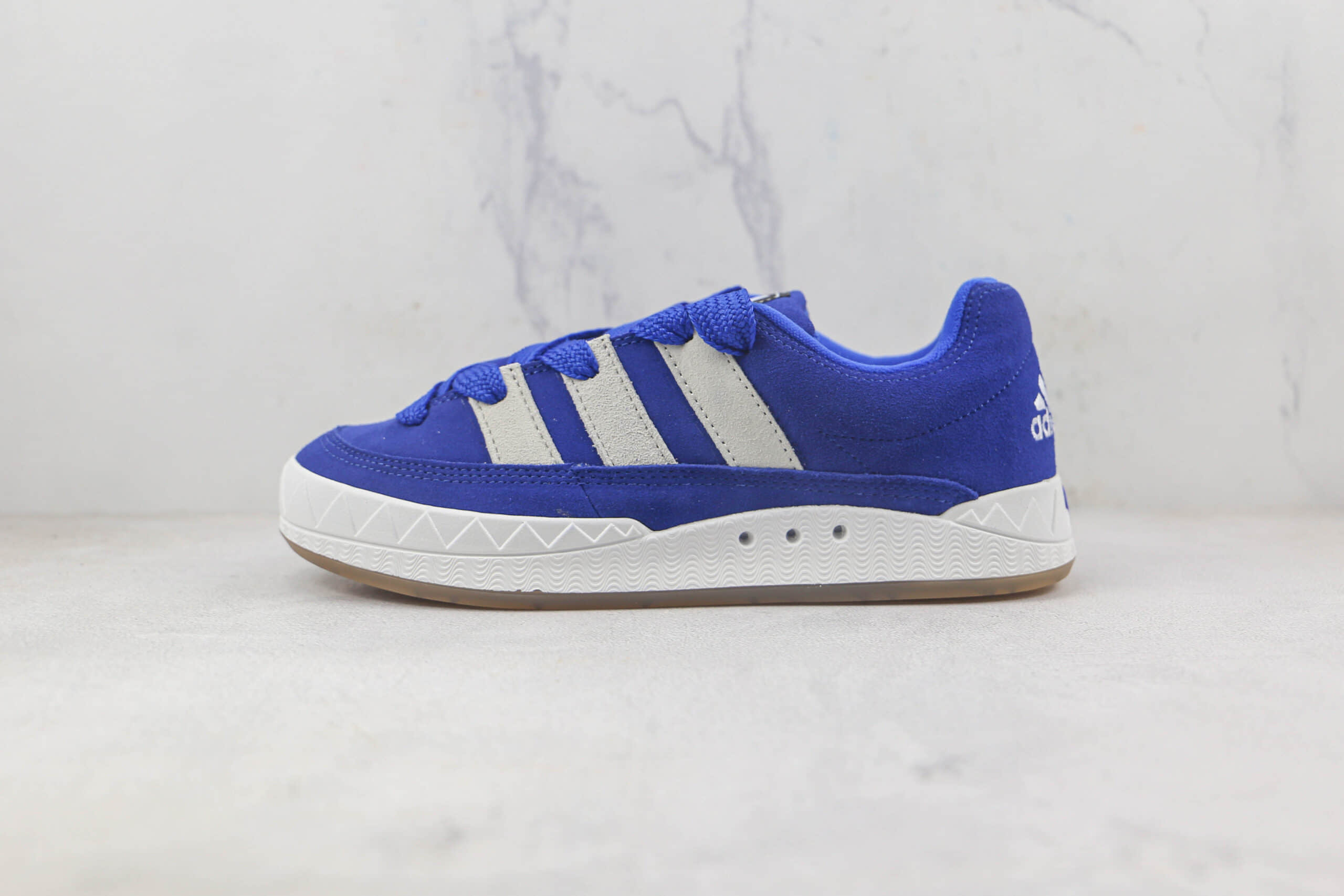 阿迪达斯Adidas ADIMATIC莆田纯原复刻版本ADIMATIC系列蓝白色复古滑板鞋原楦头纸板打造 货号:GZ1828