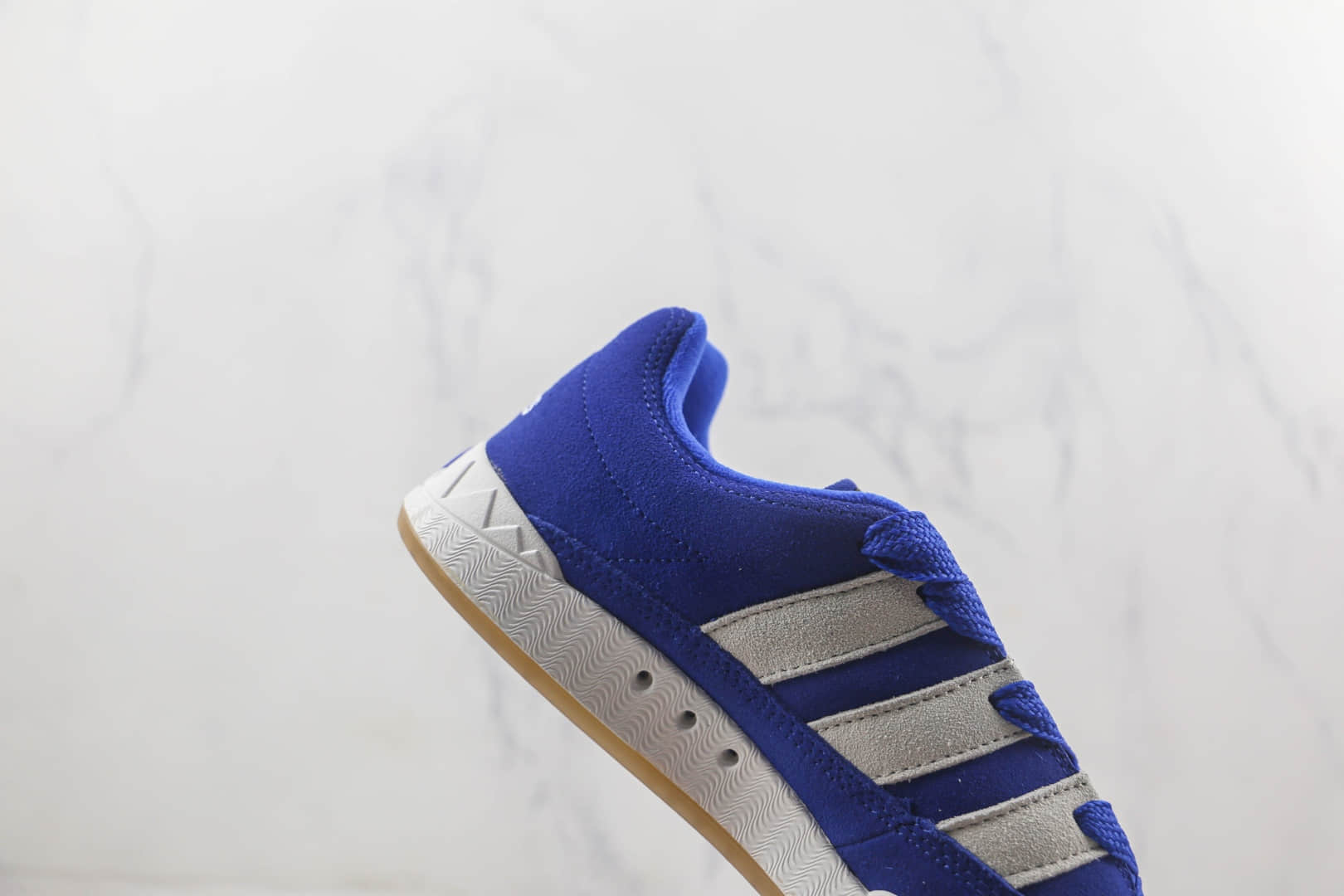 阿迪达斯Adidas ADIMATIC莆田纯原复刻版本ADIMATIC系列蓝白色复古滑板鞋原楦头纸板打造 货号:GZ1828