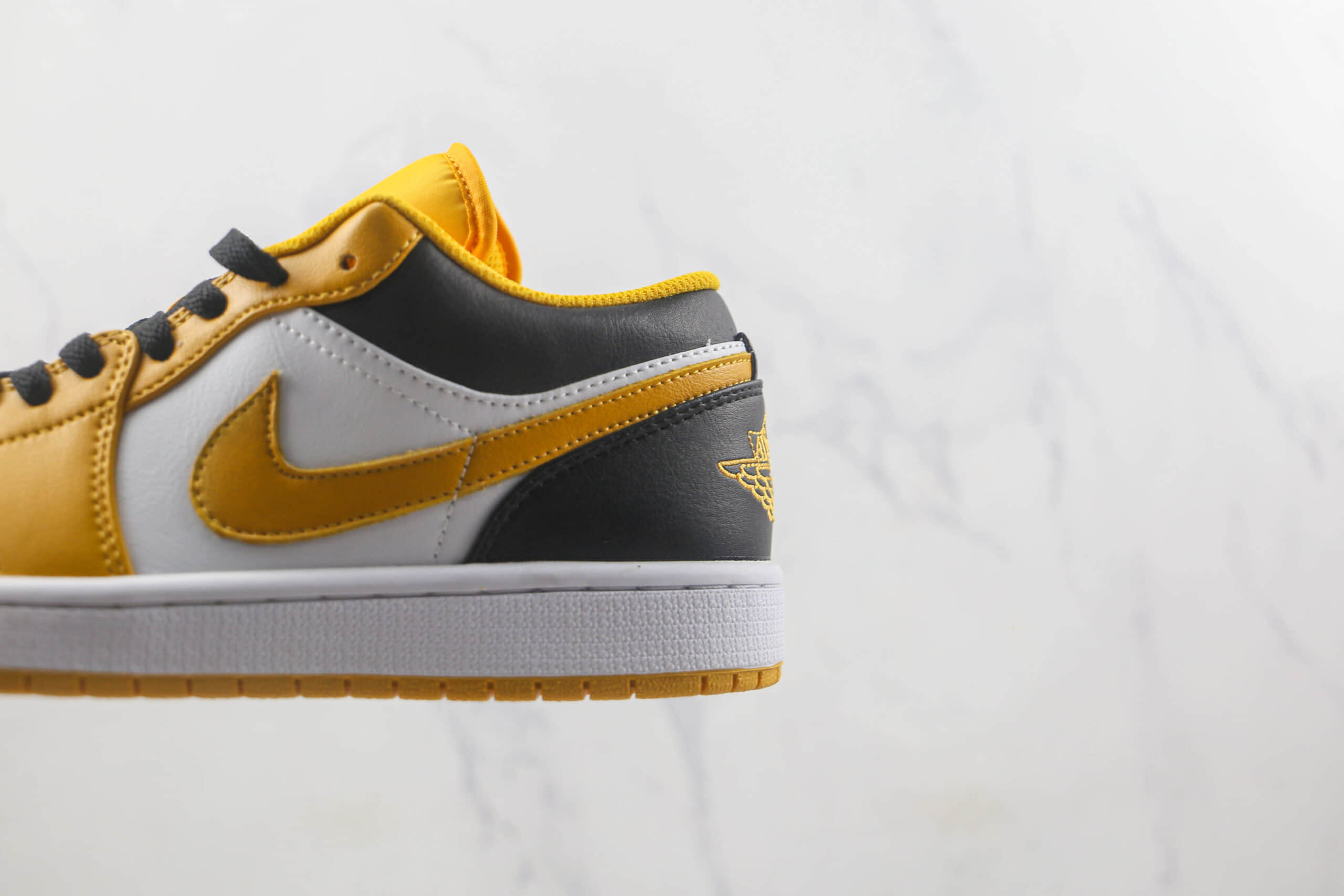 乔丹Air Jordan 1 Low莆田天花板纯原复刻版本低帮AJ1黑黄色板鞋原楦头纸板打造 货号:553558-701