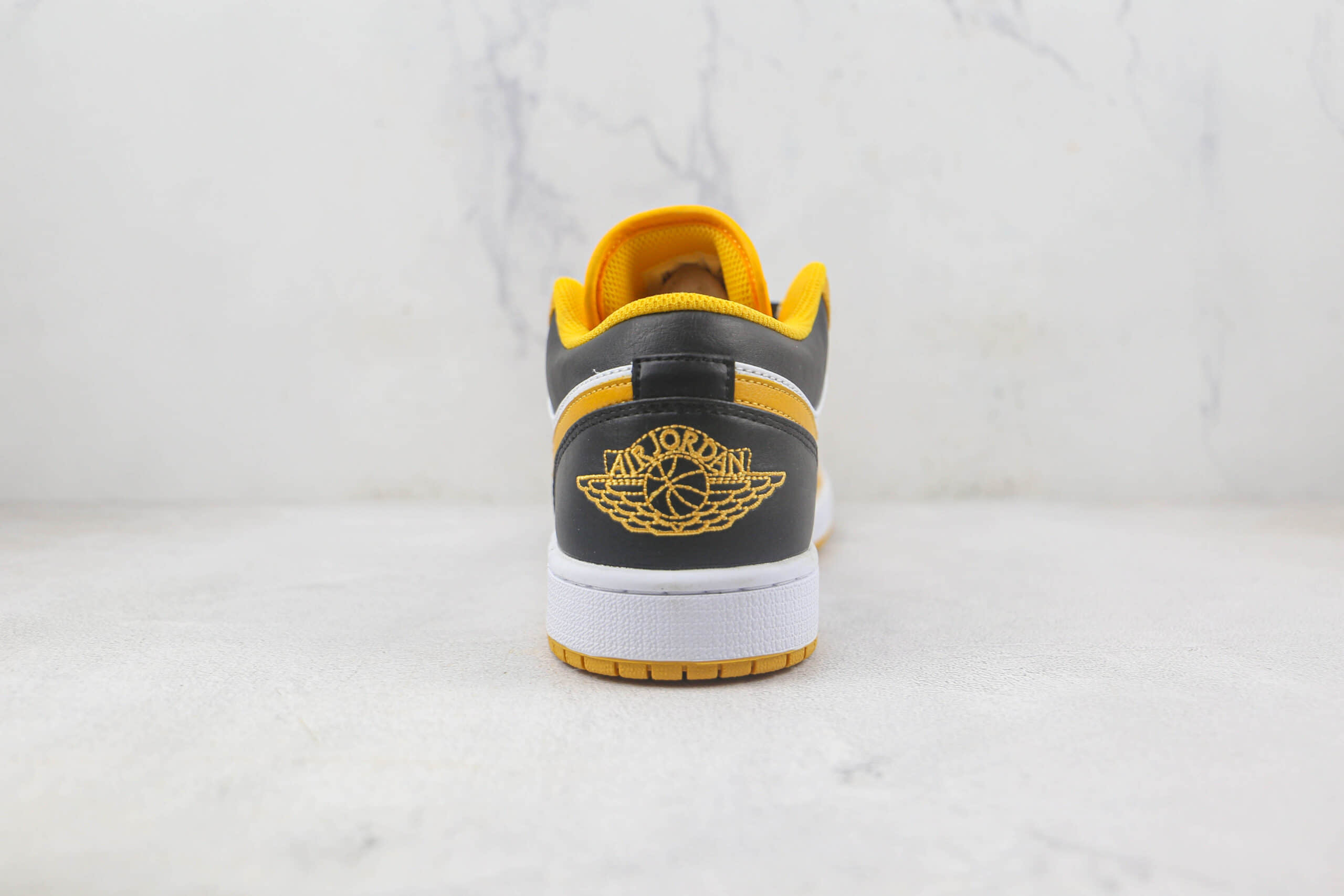 乔丹Air Jordan 1 Low莆田天花板纯原复刻版本低帮AJ1黑黄色板鞋原楦头纸板打造 货号:553558-701