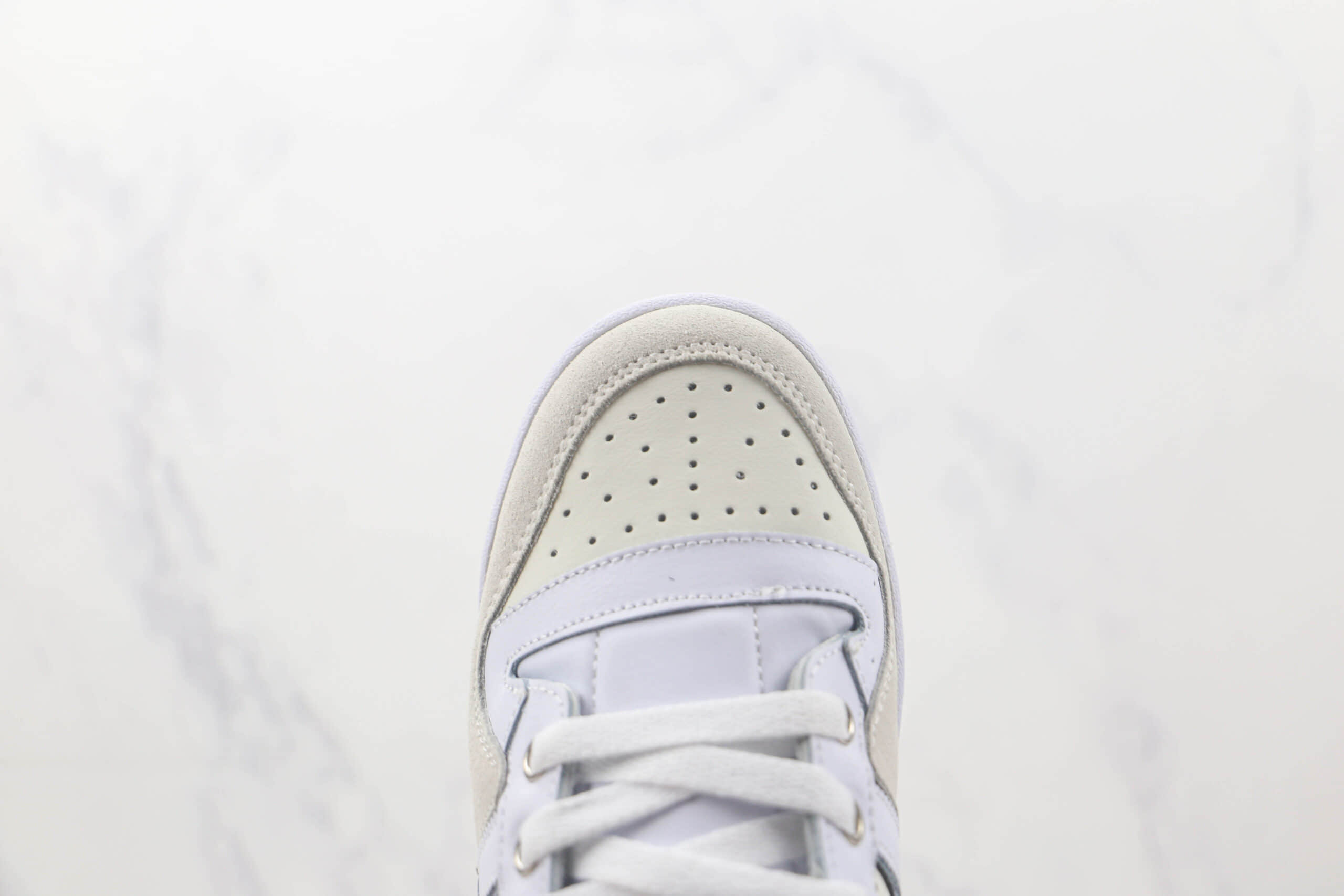 阿迪达斯adidas originals Forum 84 low莆田纯原复刻版本Forum84奶油白魔术贴复古板鞋原盒原标 货号:FZ5627