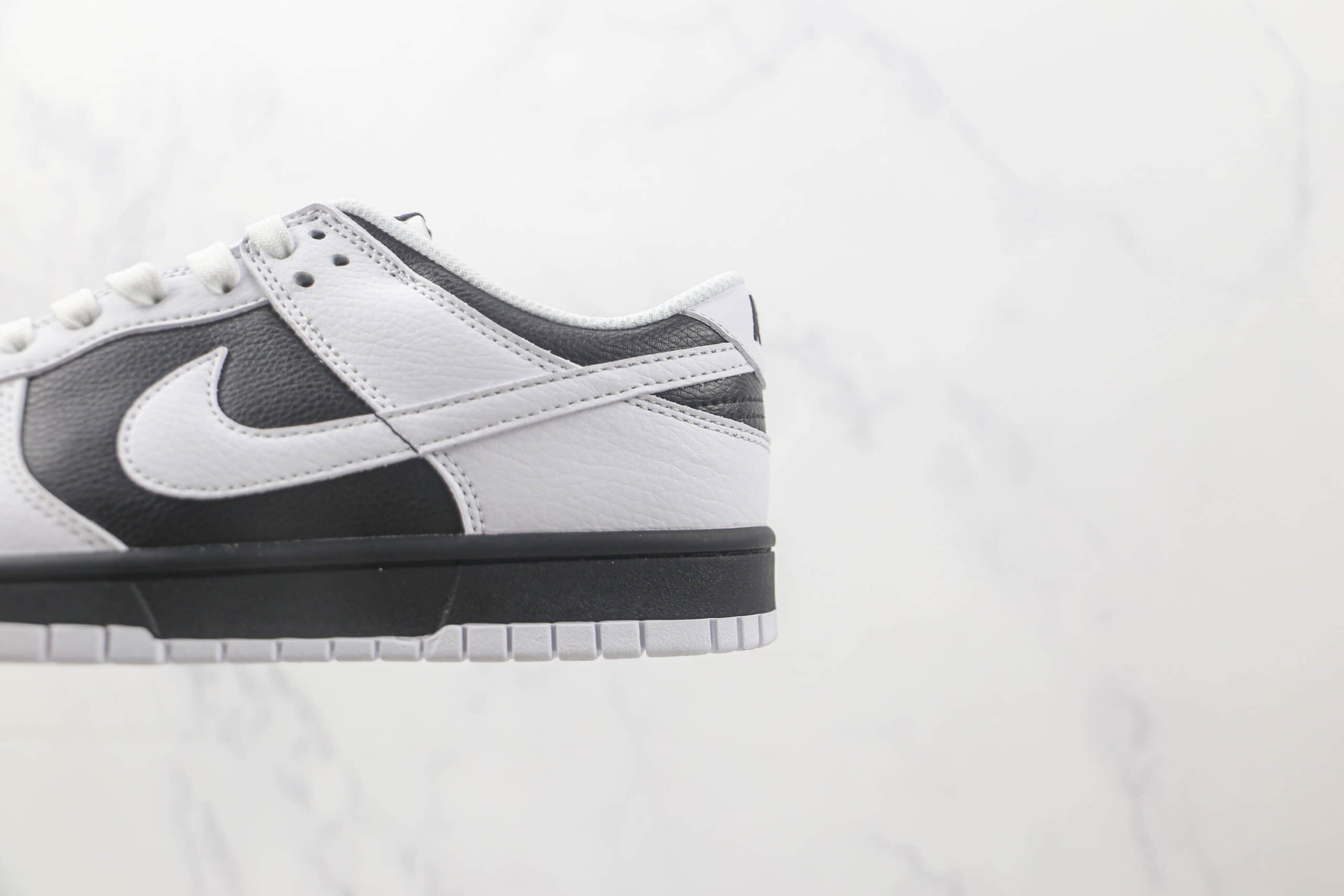 耐克NIKE SB Dunk Low纯原版本低帮SB DUNK新黑白配色板鞋 耐克SB DUNK天花板工厂 货号:FD9064-001