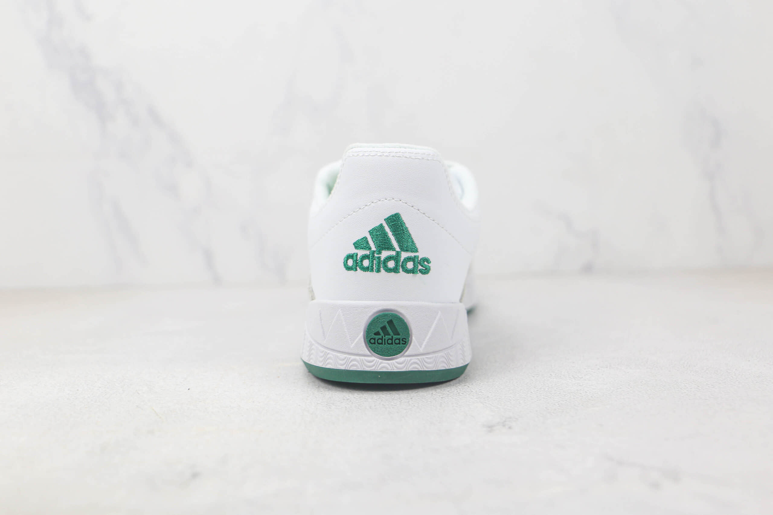 阿迪达斯Adidas ADIMATIC纯原版本低帮白绿色复古板鞋 阿迪达斯三叶草麂皮板鞋 货号：DB2912