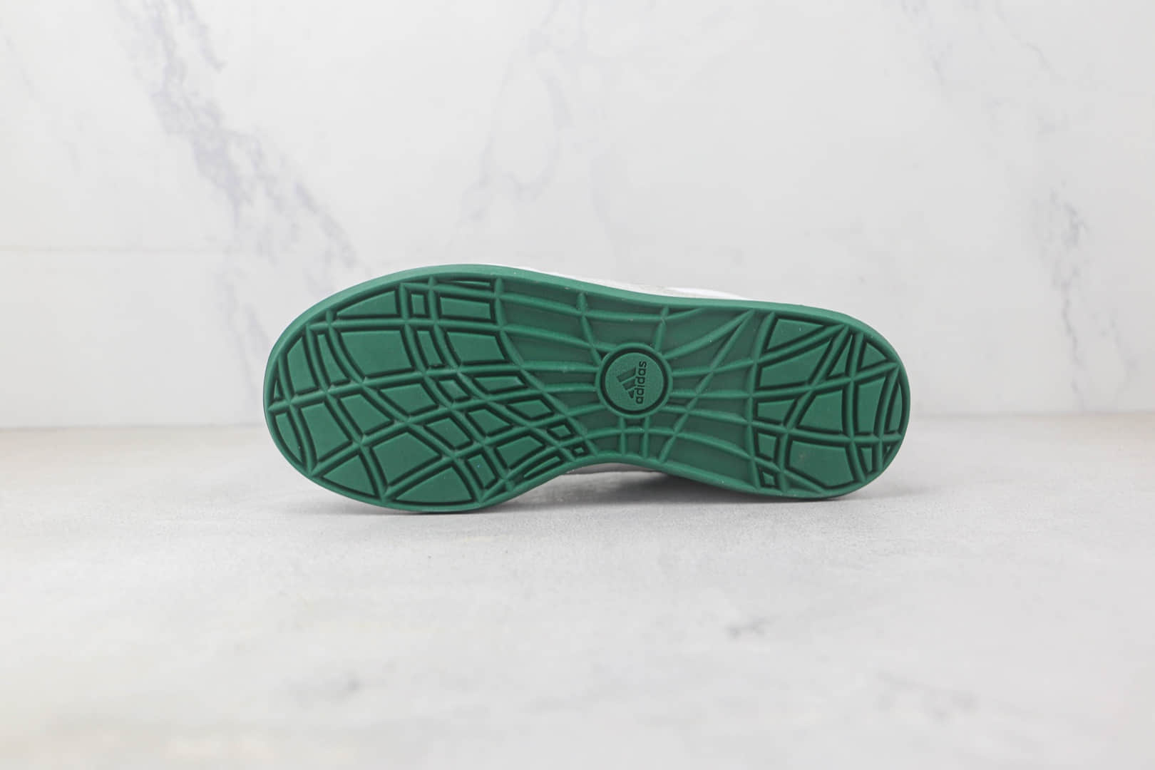 阿迪达斯Adidas ADIMATIC纯原版本低帮白绿色复古板鞋 阿迪达斯三叶草麂皮板鞋 货号：DB2912