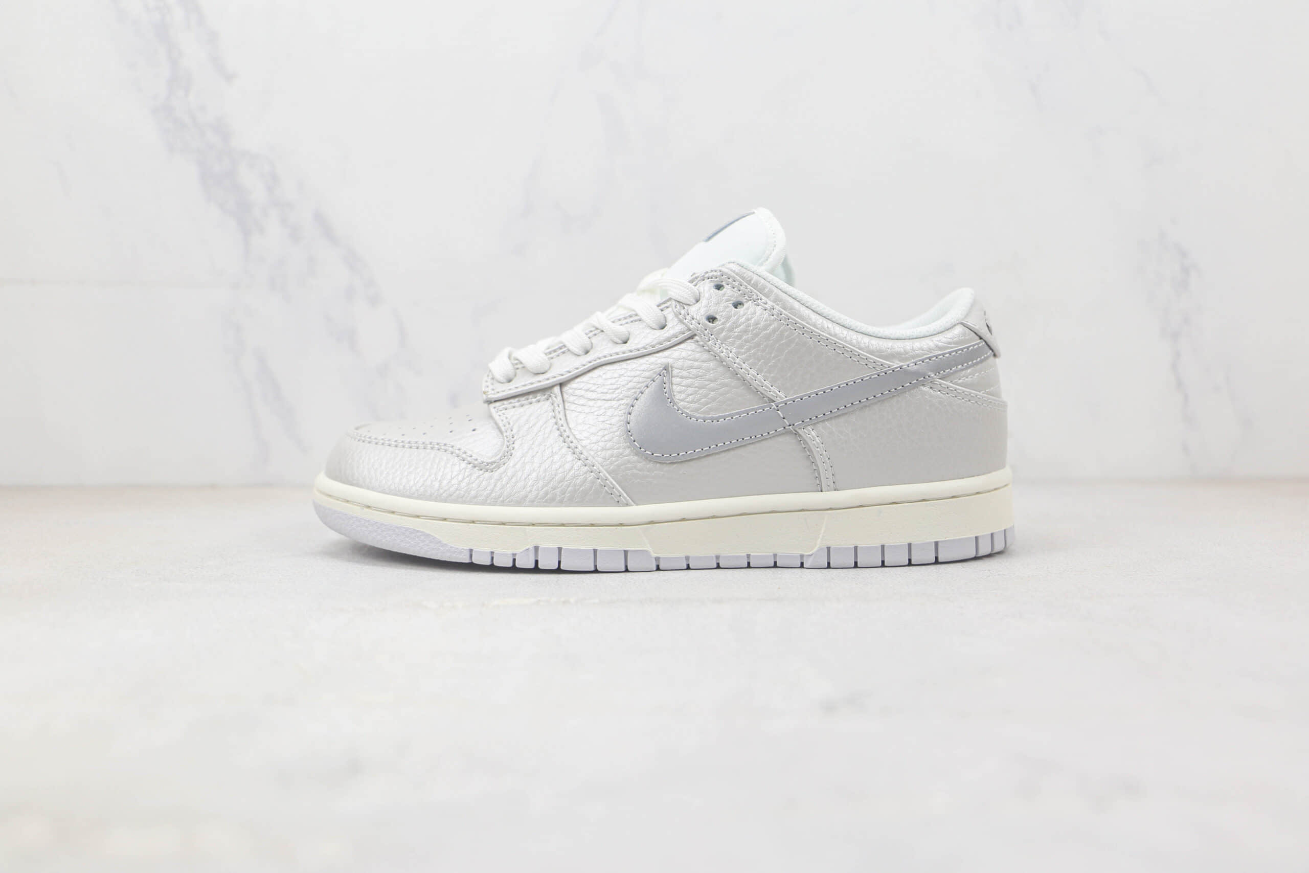 耐克Nike SB Dunk Low Dunk纯原版本低帮SB DUNK银色板鞋 莆田耐克DUNK货源 货号：DX3197-095