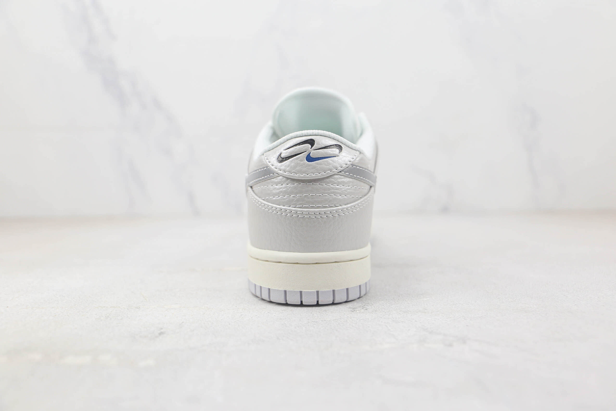 耐克Nike SB Dunk Low Dunk纯原版本低帮SB DUNK银色板鞋 莆田耐克DUNK货源 货号：DX3197-095