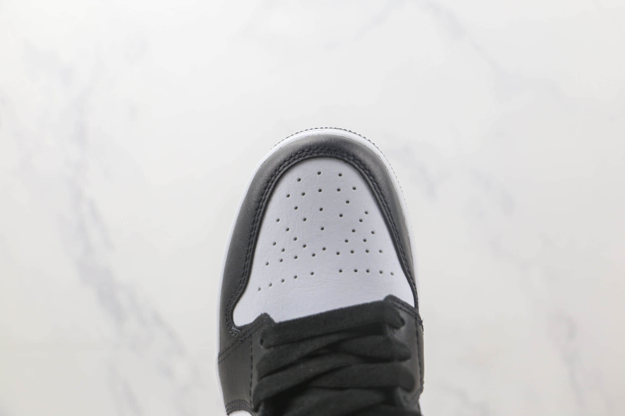 乔丹Air Jordan 1 Low纯原版本低帮AJ1黑白红勾板鞋 莆田乔丹AJ货源 货号:DC0774-004